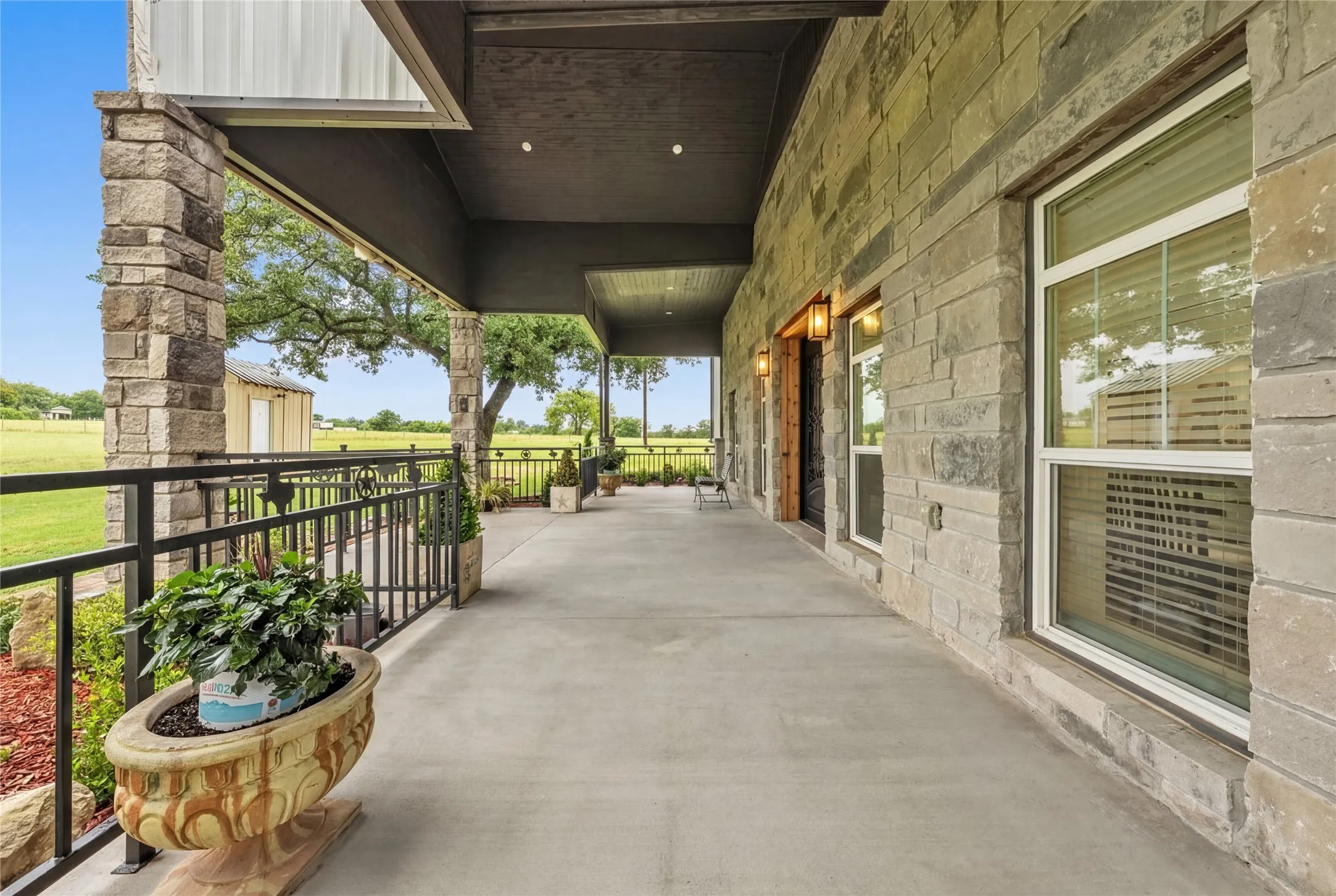 Single Family Residence For Sale in Parker County , 945 Jennings Lane, Azle, Texas 76020, 4 Bedroom, 4 Bathroom, 4 Garage spaces, 3,600 Sqft, built in 2025, Preowned, Price $1,370,000, mls#21249821, Real Estate Agent in Azle, Homes For Sale in Parker county, Homes For Sale in Azle, Realtor in Azle Texas, Real Estate Brokerage Independent Realty Texas, Luminita Cordes Realtor
