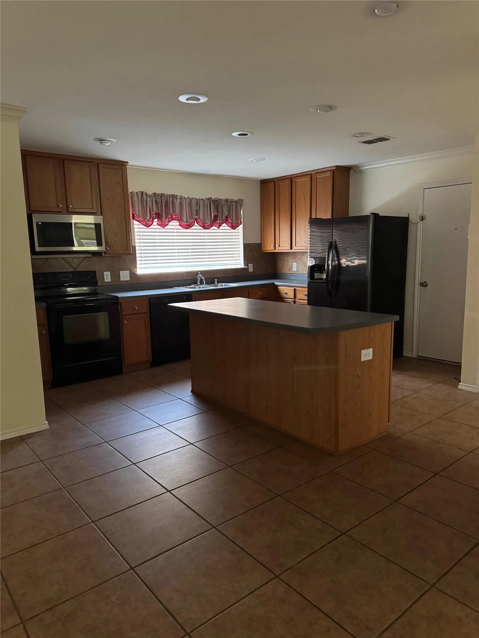 Single Family Residence For Rent in Kaufman County , 1008 Kimbro Drive, Forney, Texas 75126, 4 Bedroom, 3 Bathroom, 2 Garage spaces, 3,026 Sqft, built in 2007, mls#21250698, Real Estate Agent in Forney, Homes For Rent in Kaufman county, Homes For Rent in Forney, Realtor in Forney Texas, Real Estate Brokerage Independent Realty Texas, Luminita Cordes Realtor