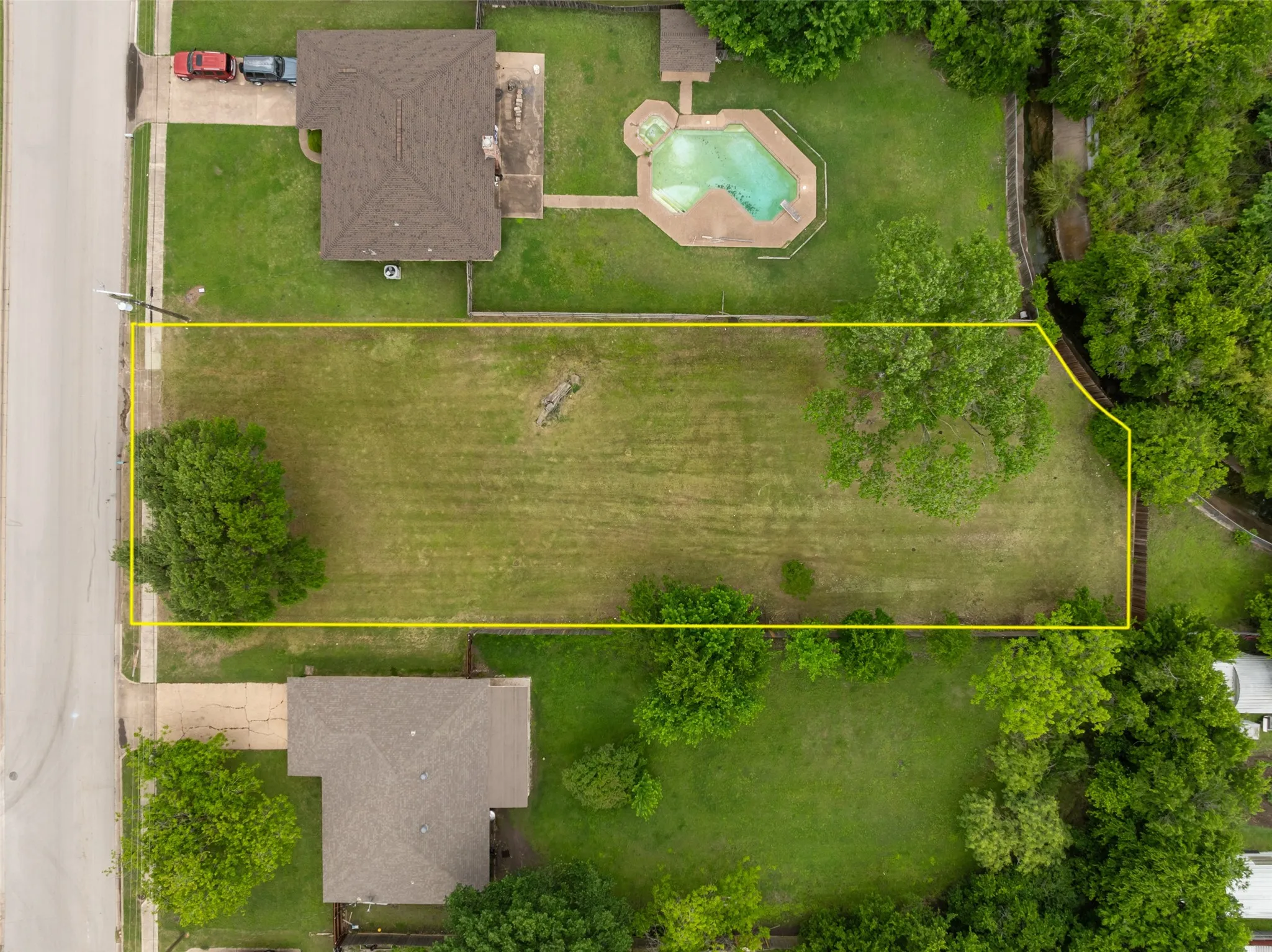 Unimproved Land For Sale in Tarrant County , 1023 Bryant Street, Benbrook, Texas 76126, 0, 0, Garage spaces, 0 Sqft, built in 0, mls#21247106, Real Estate Agent in Benbrook, Homes For Sale in Tarrant county, Homes For Sale in Benbrook, Realtor in Benbrook Texas, Real Estate Brokerage Independent Realty Texas, Luminita Cordes Realtor