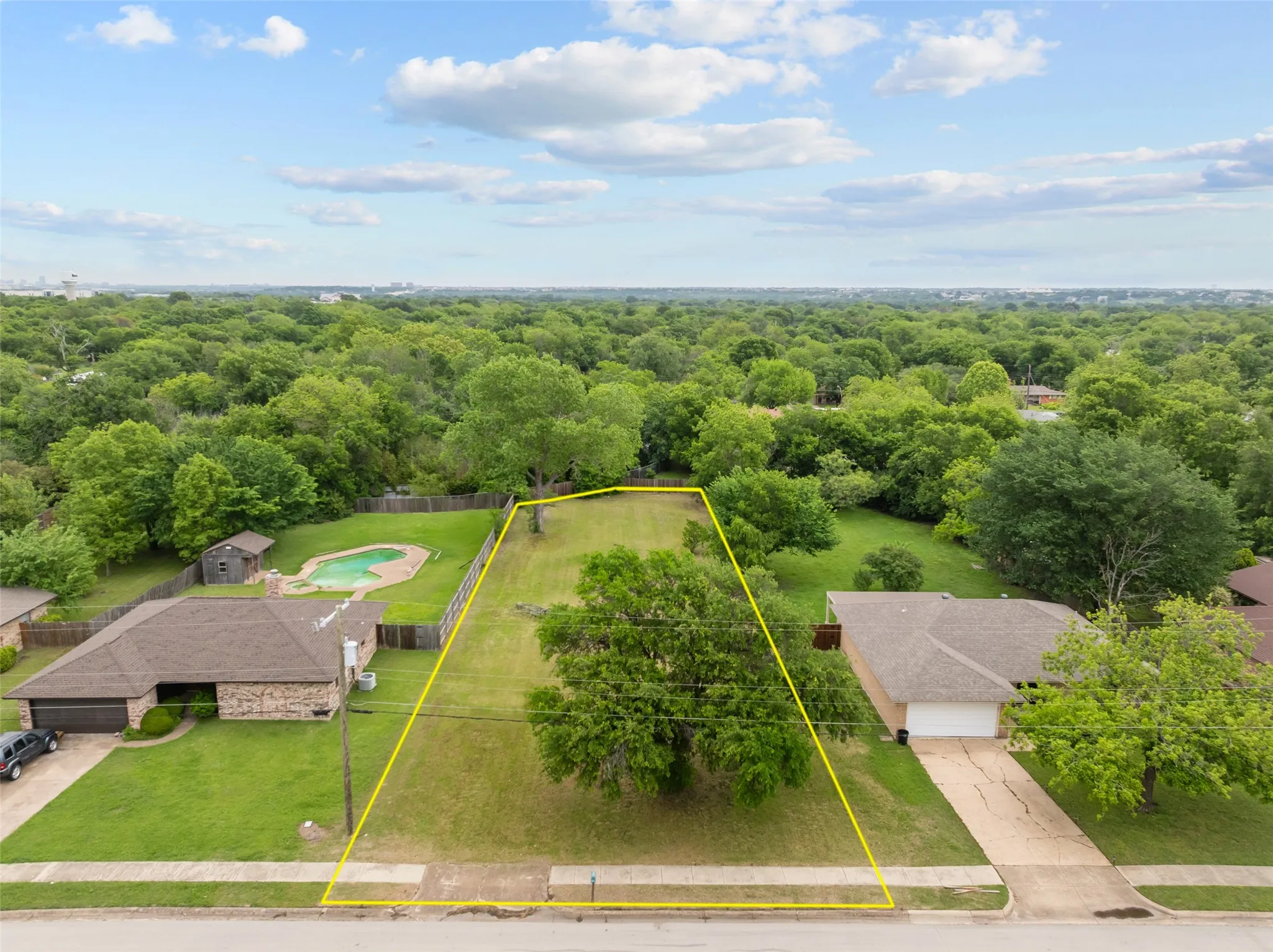 Unimproved Land For Sale in Tarrant County , 1023 Bryant Street, Benbrook, Texas 76126, 0, 0, Garage spaces, 0 Sqft, built in 0, mls#21247106, Real Estate Agent in Benbrook, Homes For Sale in Tarrant county, Homes For Sale in Benbrook, Realtor in Benbrook Texas, Real Estate Brokerage Independent Realty Texas, Luminita Cordes Realtor