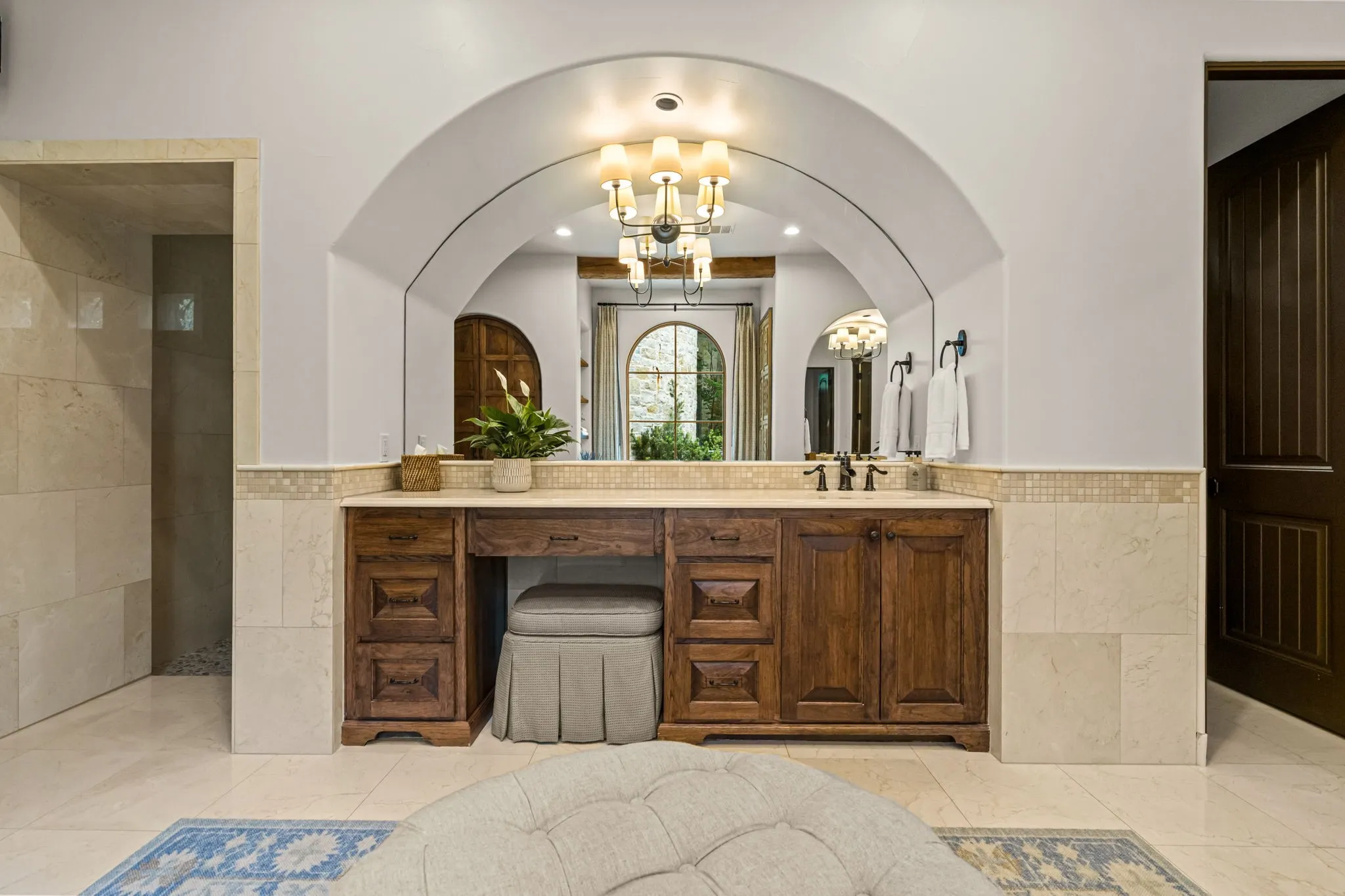 Single Family Residence For Sale in Tarrant County , 545 W Highland Street, Southlake, Texas 76092, 5 Bedroom, 9 Bathroom, 4 Garage spaces, 9,796 Sqft, built in 2008, Preowned, mls#21227081, Real Estate Agent in Southlake, Homes For Sale in Tarrant county, Homes For Sale in Southlake, Realtor in Southlake Texas, Real Estate Brokerage Independent Realty Texas, Luminita Cordes Realtor