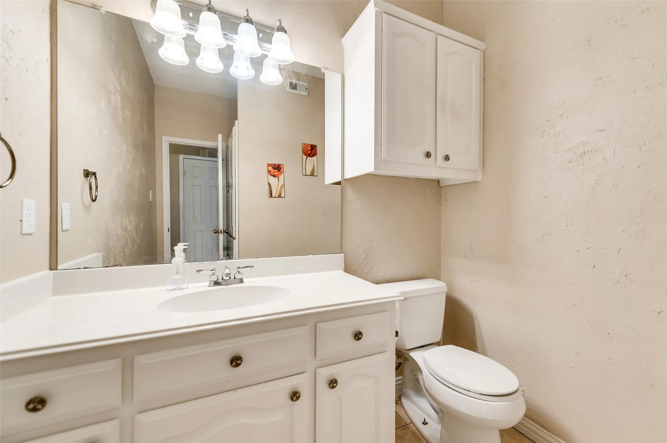 Single Family Residence For Sale in Collin County , 1204 Surrey Circle, Wylie, Texas 75098, 4 Bedroom, 3 Bathroom, 2 Garage spaces, 2,370 Sqft, built in 1991, Preowned, mls#21250716, Real Estate Agent in Wylie, Homes For Sale in Collin county, Homes For Sale in Wylie, Realtor in Wylie Texas, Real Estate Brokerage Independent Realty Texas, Luminita Cordes Realtor