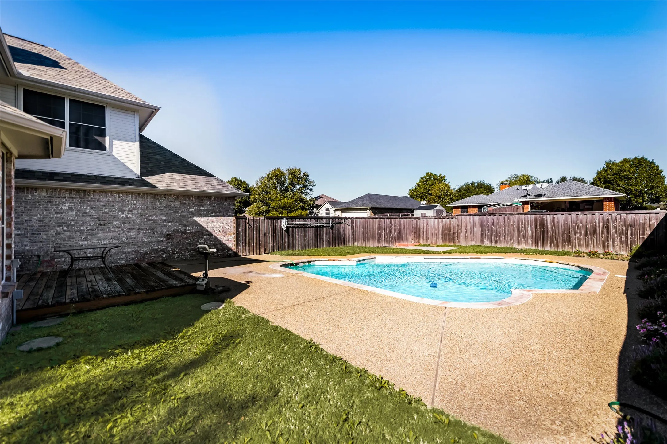 Single Family Residence For Sale in Collin County , 1204 Surrey Circle, Wylie, Texas 75098, 4 Bedroom, 3 Bathroom, 2 Garage spaces, 2,370 Sqft, built in 1991, Preowned, mls#21250716, Real Estate Agent in Wylie, Homes For Sale in Collin county, Homes For Sale in Wylie, Realtor in Wylie Texas, Real Estate Brokerage Independent Realty Texas, Luminita Cordes Realtor