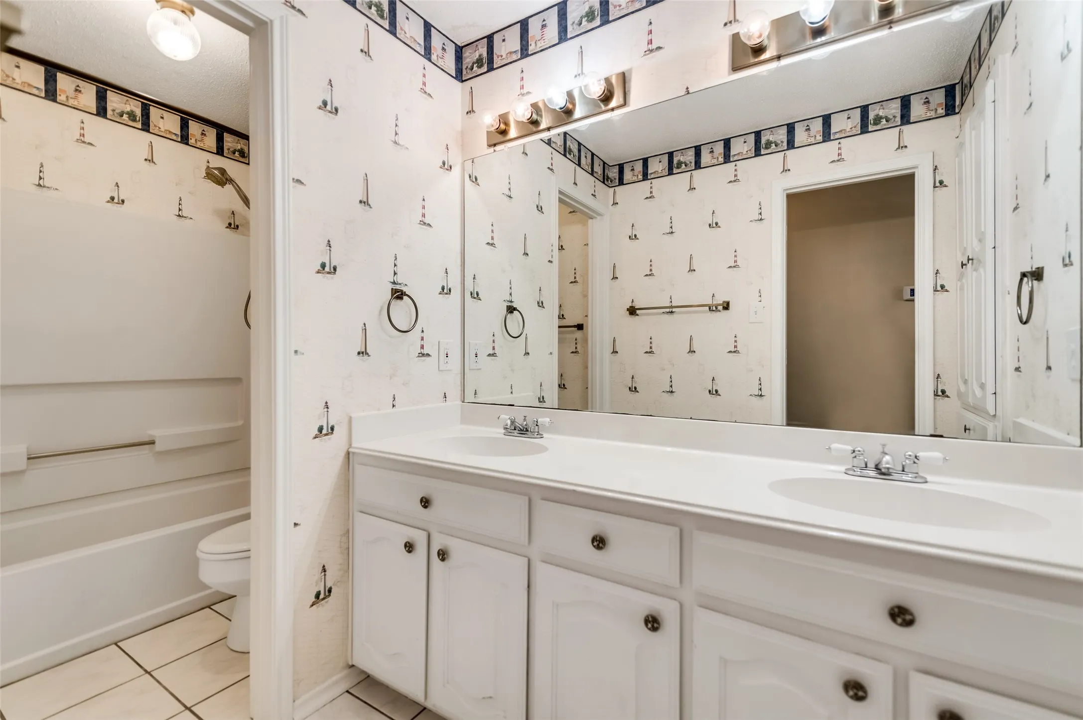 Single Family Residence For Sale in Collin County , 1204 Surrey Circle, Wylie, Texas 75098, 4 Bedroom, 3 Bathroom, 2 Garage spaces, 2,370 Sqft, built in 1991, Preowned, mls#21250716, Real Estate Agent in Wylie, Homes For Sale in Collin county, Homes For Sale in Wylie, Realtor in Wylie Texas, Real Estate Brokerage Independent Realty Texas, Luminita Cordes Realtor