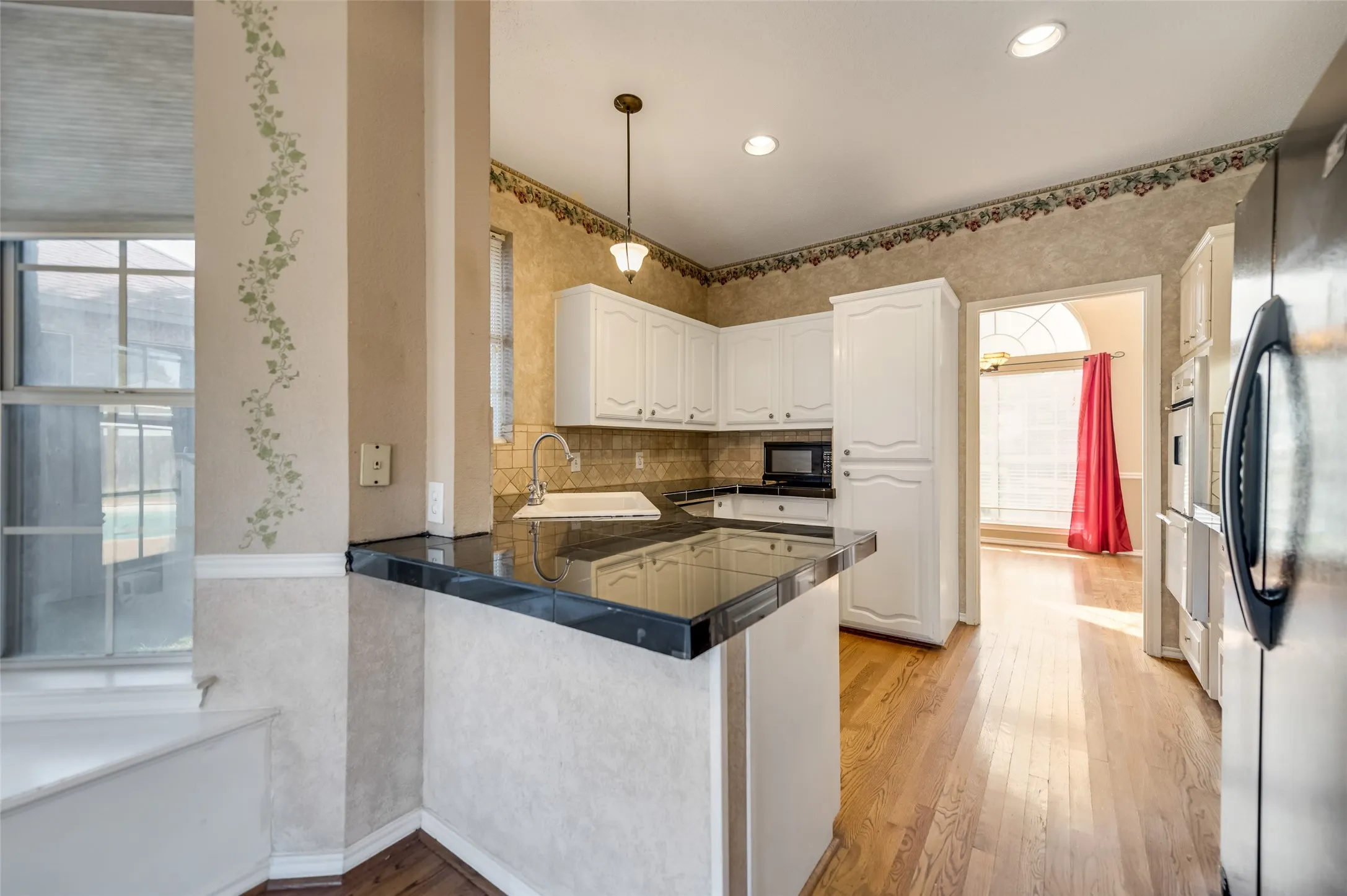 Single Family Residence For Sale in Collin County , 1204 Surrey Circle, Wylie, Texas 75098, 4 Bedroom, 3 Bathroom, 2 Garage spaces, 2,370 Sqft, built in 1991, Preowned, mls#21250716, Real Estate Agent in Wylie, Homes For Sale in Collin county, Homes For Sale in Wylie, Realtor in Wylie Texas, Real Estate Brokerage Independent Realty Texas, Luminita Cordes Realtor
