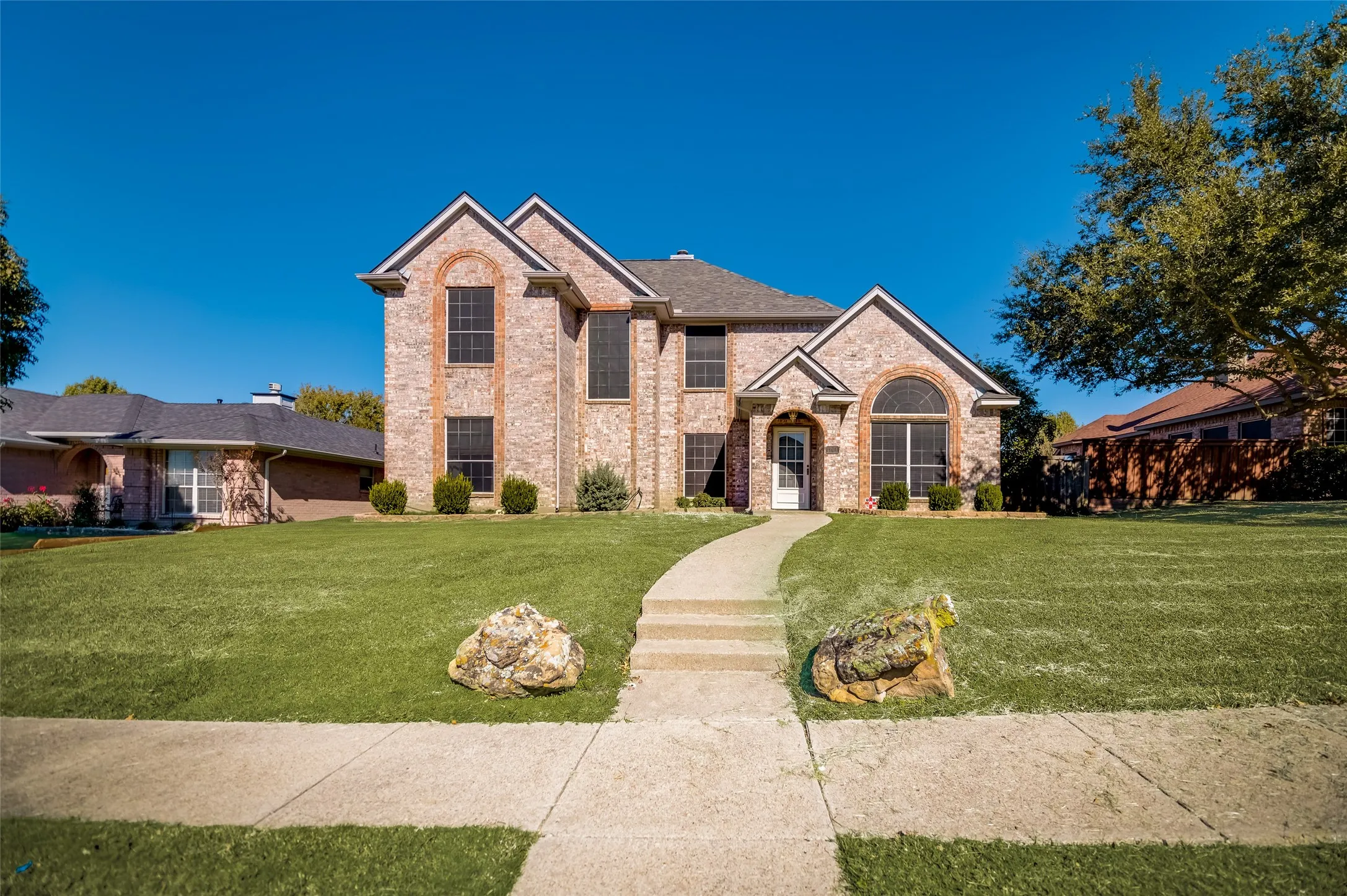 Single Family Residence For Sale in Collin County , 1204 Surrey Circle, Wylie, Texas 75098, 4 Bedroom, 3 Bathroom, 2 Garage spaces, 2,370 Sqft, built in 1991, Preowned, mls#21250716, Real Estate Agent in Wylie, Homes For Sale in Collin county, Homes For Sale in Wylie, Realtor in Wylie Texas, Real Estate Brokerage Independent Realty Texas, Luminita Cordes Realtor