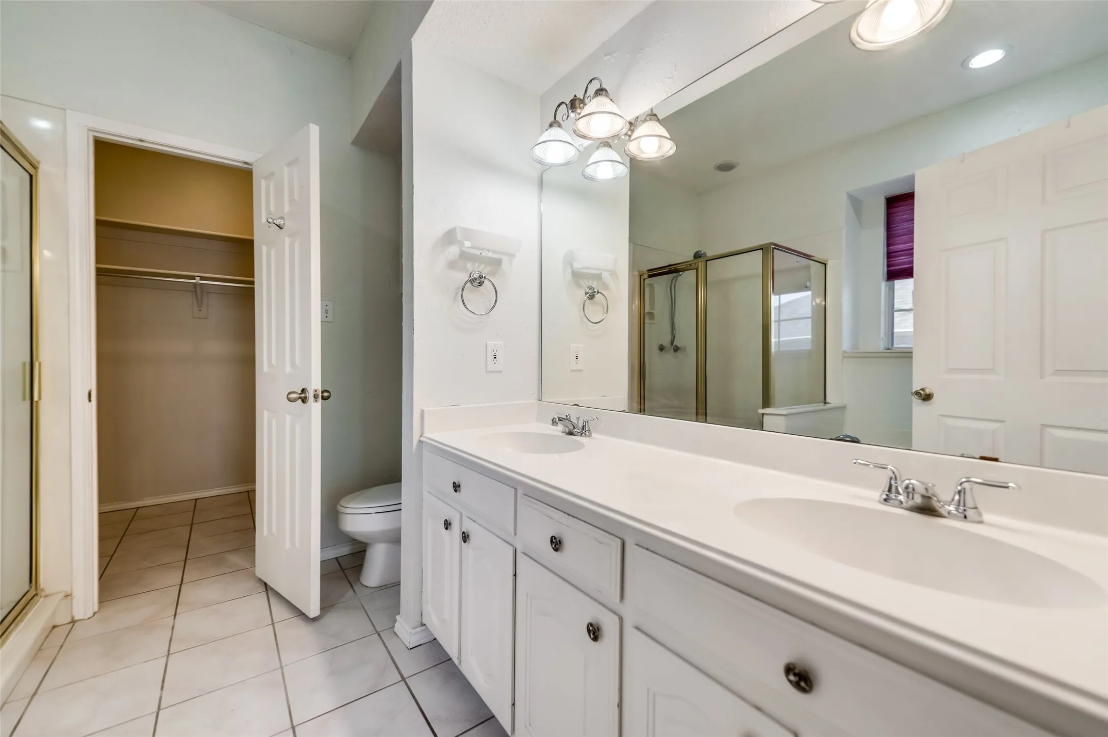Single Family Residence For Sale in Collin County , 1204 Surrey Circle, Wylie, Texas 75098, 4 Bedroom, 3 Bathroom, 2 Garage spaces, 2,370 Sqft, built in 1991, Preowned, mls#21250716, Real Estate Agent in Wylie, Homes For Sale in Collin county, Homes For Sale in Wylie, Realtor in Wylie Texas, Real Estate Brokerage Independent Realty Texas, Luminita Cordes Realtor