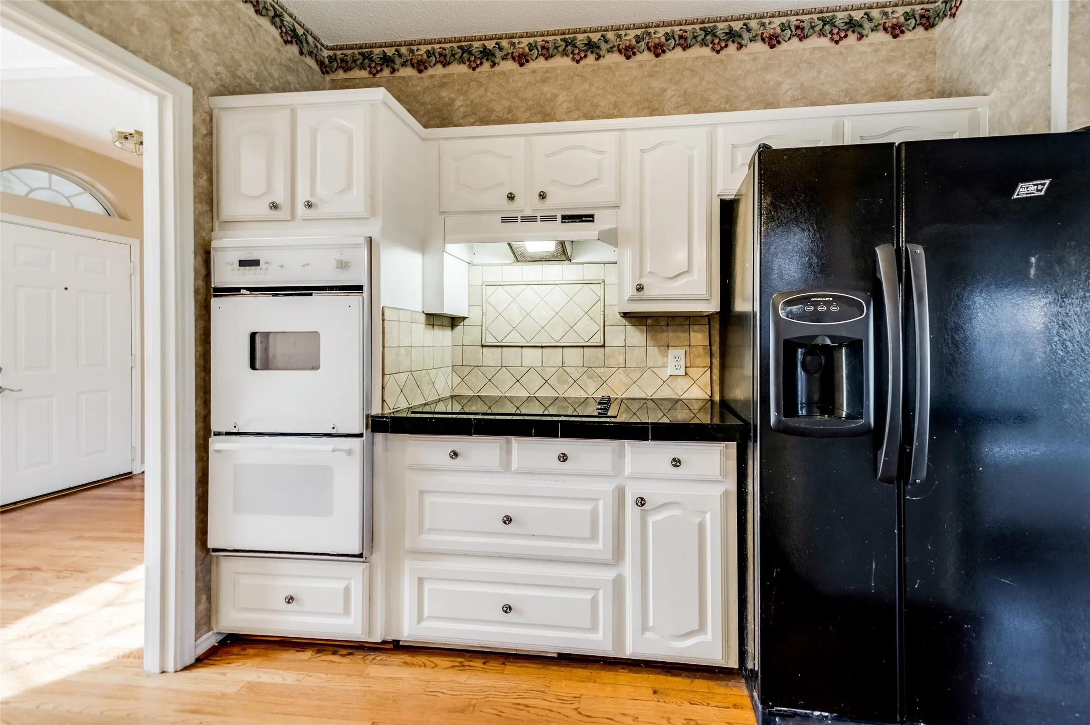 Single Family Residence For Sale in Collin County , 1204 Surrey Circle, Wylie, Texas 75098, 4 Bedroom, 3 Bathroom, 2 Garage spaces, 2,370 Sqft, built in 1991, Preowned, mls#21250716, Real Estate Agent in Wylie, Homes For Sale in Collin county, Homes For Sale in Wylie, Realtor in Wylie Texas, Real Estate Brokerage Independent Realty Texas, Luminita Cordes Realtor