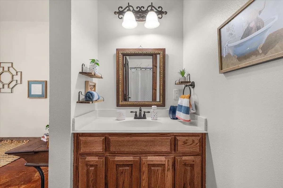 Farm For Sale in Parker County , 1145 Veal Station Road A, Weatherford, Texas 76085, 4 Bedroom, 3 Bathroom, 4 Garage spaces, 3,071 Sqft, built in 2010, Preowned, mls#21250703, Real Estate Agent in Weatherford, Homes For Sale in Parker county, Homes For Sale in Weatherford, Realtor in Weatherford Texas, Real Estate Brokerage Independent Realty Texas, Luminita Cordes Realtor