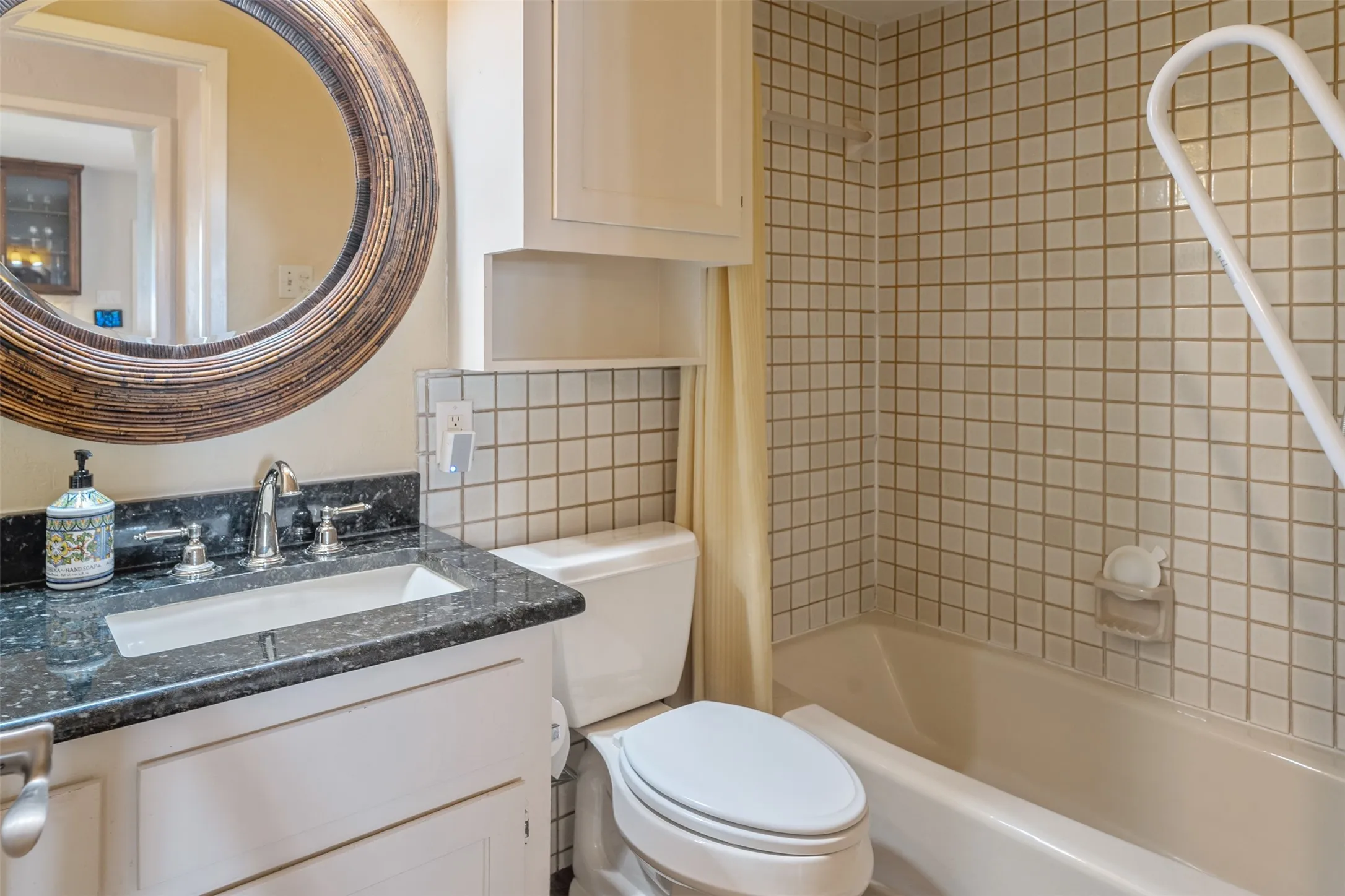 Single Family Residence For Sale in Henderson County , 205 Shoreline Drive, Star Harbor, Texas 75148, 4 Bedroom, 4 Bathroom, 2 Garage spaces, 3,066 Sqft, built in 1985, Preowned, mls#21250696, Real Estate Agent in Star Harbor, Homes For Sale in Henderson county, Homes For Sale in Star Harbor, Realtor in Star Harbor Texas, Real Estate Brokerage Independent Realty Texas, Luminita Cordes Realtor