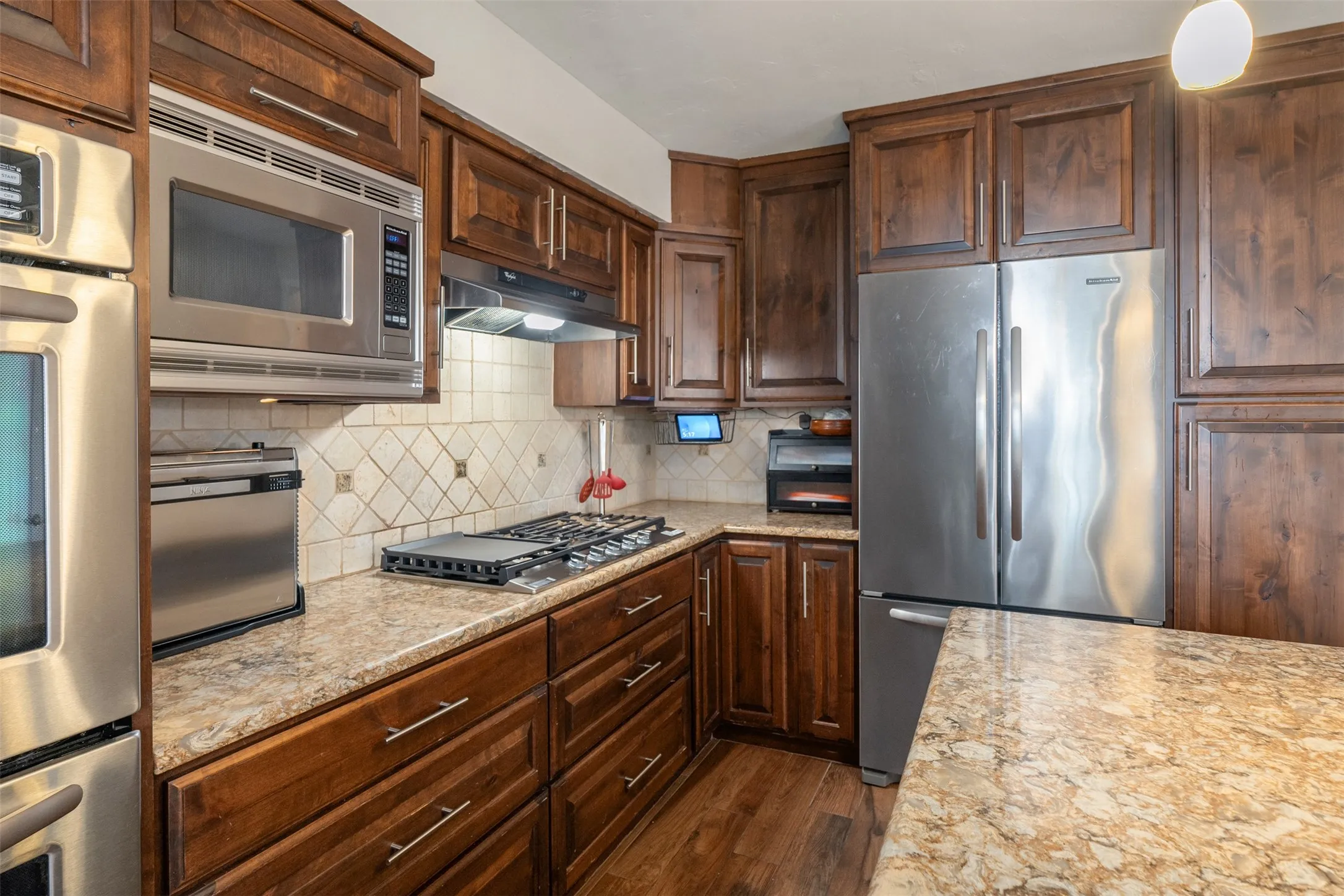 Single Family Residence For Sale in Henderson County , 205 Shoreline Drive, Star Harbor, Texas 75148, 4 Bedroom, 4 Bathroom, 2 Garage spaces, 3,066 Sqft, built in 1985, Preowned, mls#21250696, Real Estate Agent in Star Harbor, Homes For Sale in Henderson county, Homes For Sale in Star Harbor, Realtor in Star Harbor Texas, Real Estate Brokerage Independent Realty Texas, Luminita Cordes Realtor