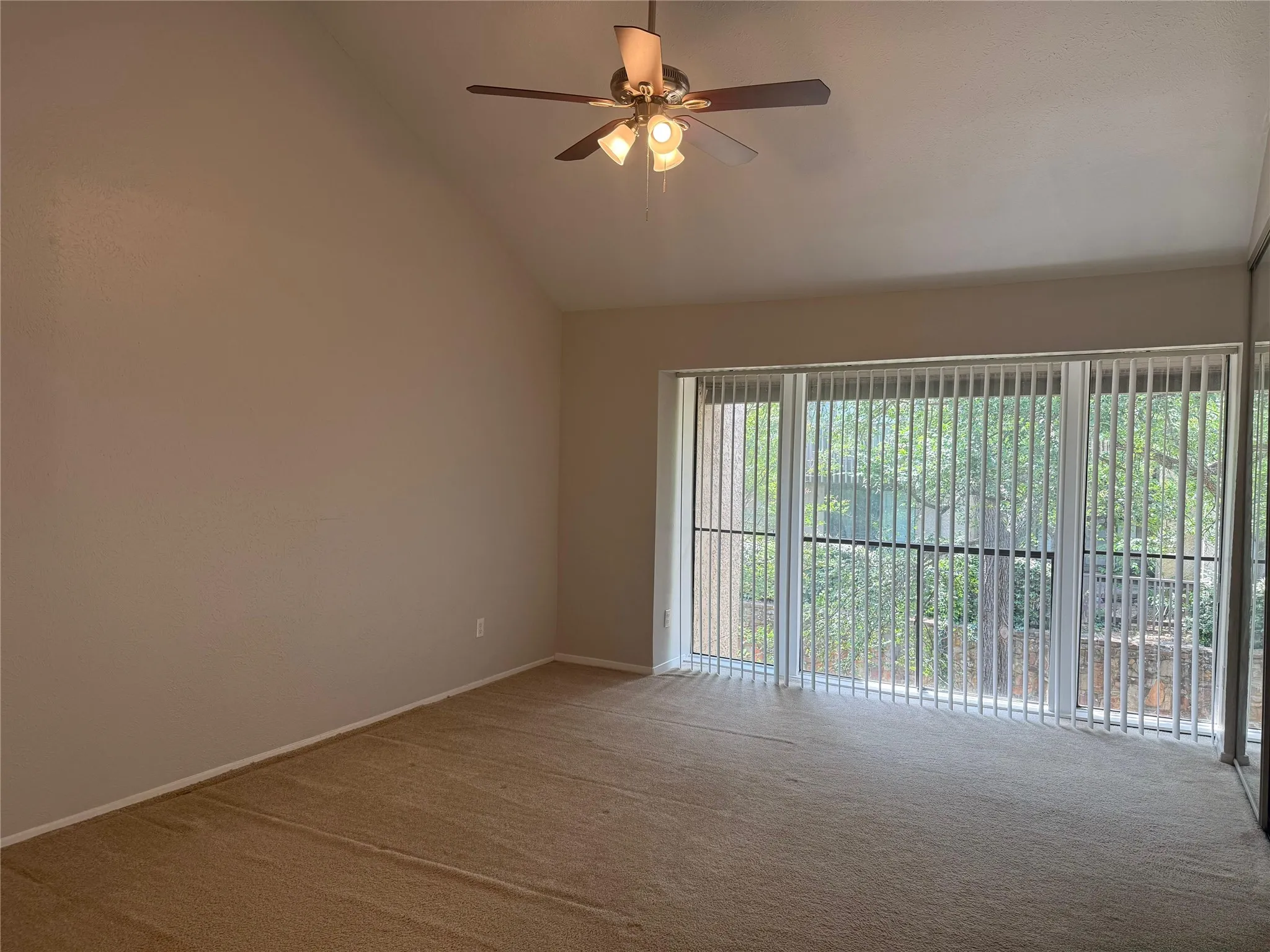 Condominium For Sale in Dallas County , 4565 N O Connor Road 1303, Irving, Texas 75062, 3 Bedroom, 3 Bathroom, 2 Garage spaces, 1,639 Sqft, built in 1975, mls#21248494, Real Estate Agent in Irving, Homes For Sale in Dallas county, Homes For Sale in Irving, Realtor in Irving Texas, Real Estate Brokerage Independent Realty Texas, Luminita Cordes Realtor