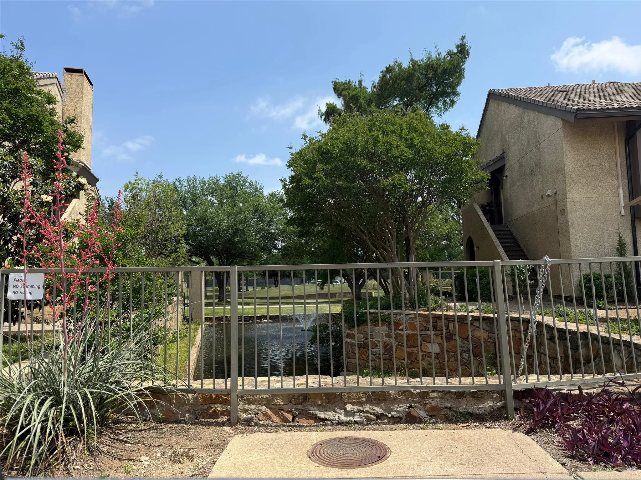 Condominium For Sale in Dallas County , 4565 N O Connor Road 1303, Irving, Texas 75062, 3 Bedroom, 3 Bathroom, 2 Garage spaces, 1,639 Sqft, built in 1975, mls#21248494, Real Estate Agent in Irving, Homes For Sale in Dallas county, Homes For Sale in Irving, Realtor in Irving Texas, Real Estate Brokerage Independent Realty Texas, Luminita Cordes Realtor