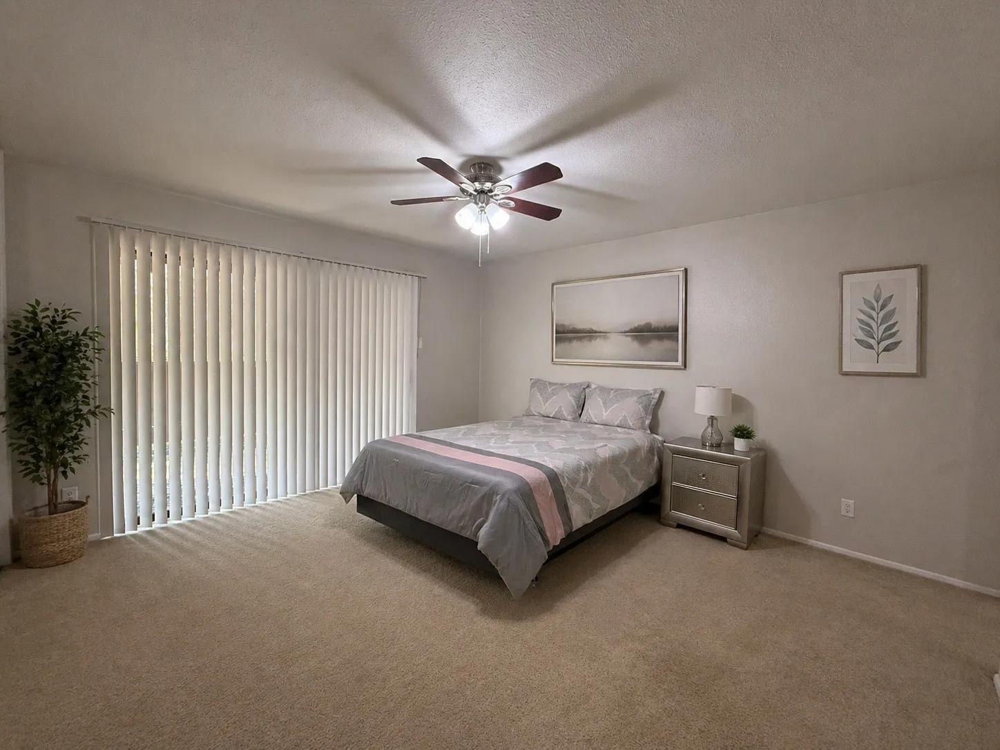 Condominium For Sale in Dallas County , 4565 N O Connor Road 1303, Irving, Texas 75062, 3 Bedroom, 3 Bathroom, 2 Garage spaces, 1,639 Sqft, built in 1975, mls#21248494, Real Estate Agent in Irving, Homes For Sale in Dallas county, Homes For Sale in Irving, Realtor in Irving Texas, Real Estate Brokerage Independent Realty Texas, Luminita Cordes Realtor