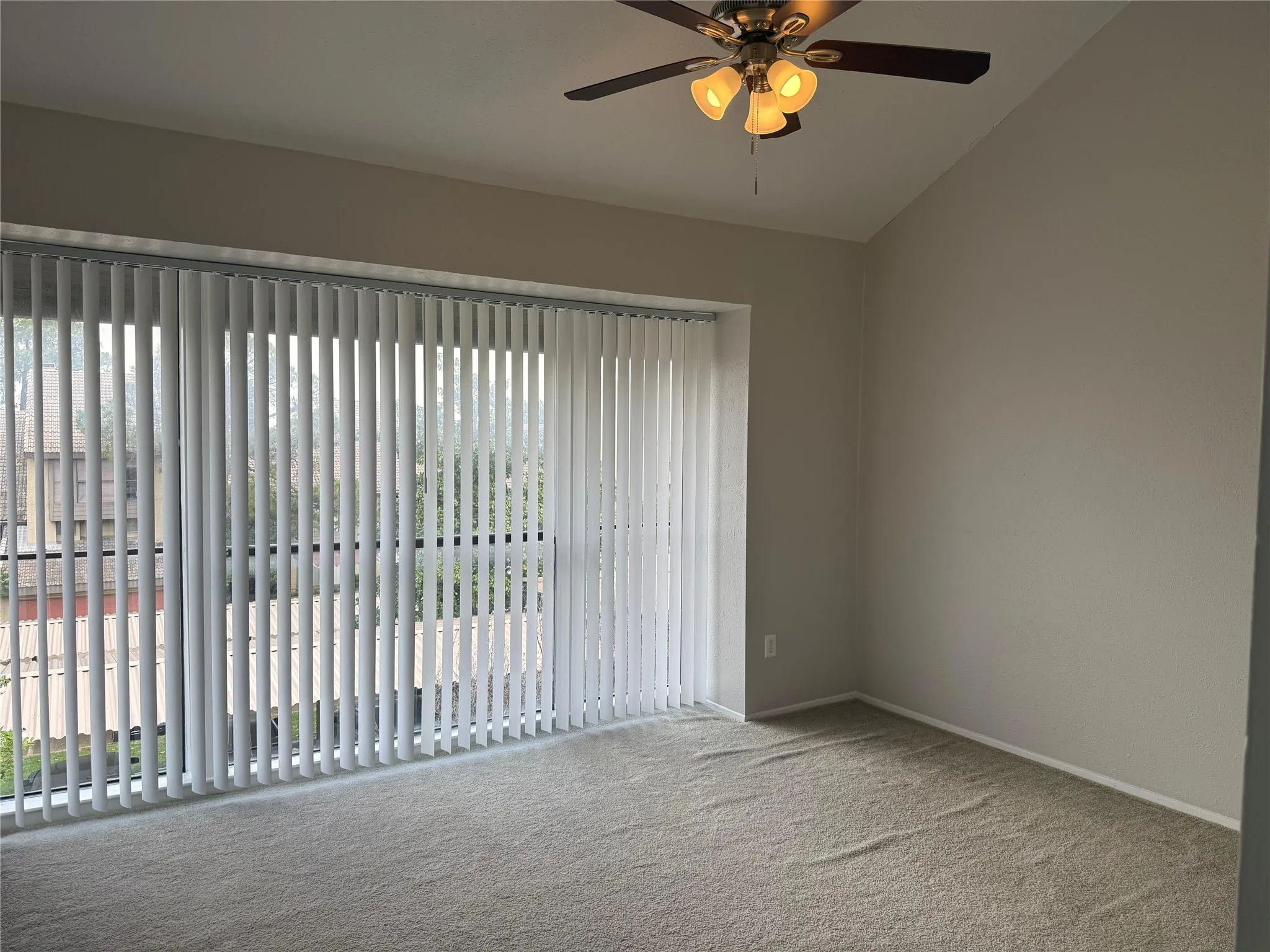 Condominium For Sale in Dallas County , 4565 N O Connor Road 1303, Irving, Texas 75062, 3 Bedroom, 3 Bathroom, 2 Garage spaces, 1,639 Sqft, built in 1975, mls#21248494, Real Estate Agent in Irving, Homes For Sale in Dallas county, Homes For Sale in Irving, Realtor in Irving Texas, Real Estate Brokerage Independent Realty Texas, Luminita Cordes Realtor