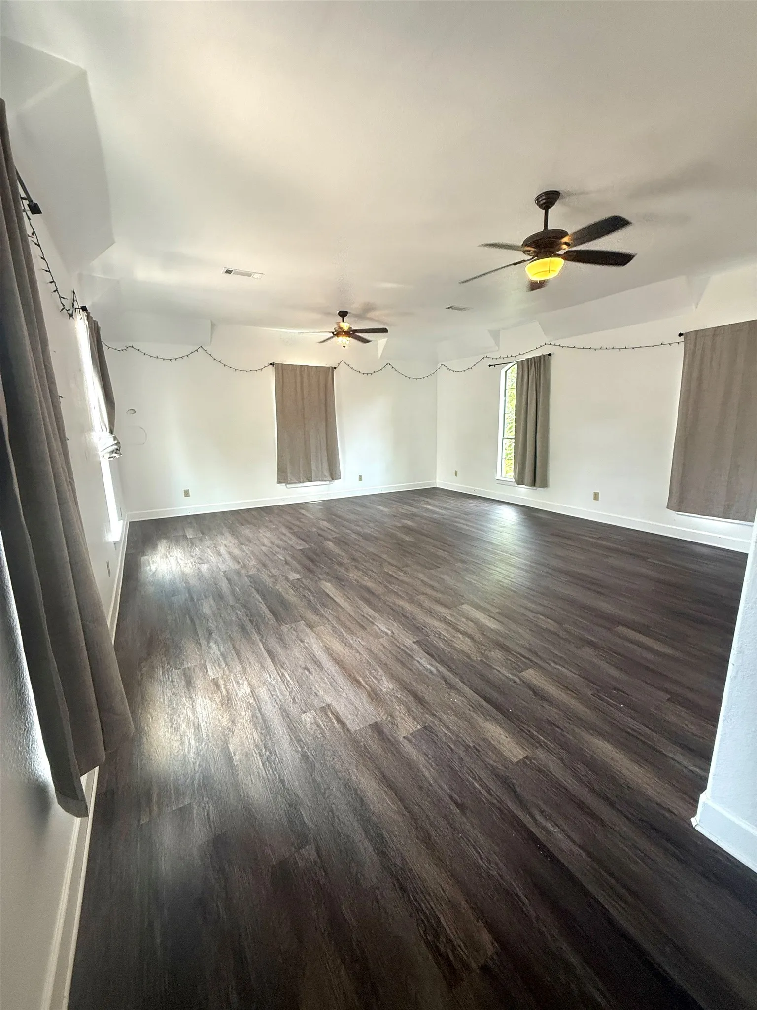 Single Family Residence For Rent in Dallas County , 5235 Willis Avenue, Dallas, Texas 75206, 6 Bedroom, 4 Bathroom, 3 Garage spaces, 4,183 Sqft, built in 2005, mls#21250674, Real Estate Agent in Dallas, Homes For Rent in Dallas county, Homes For Rent in Dallas, Realtor in Dallas Texas, Real Estate Brokerage Independent Realty Texas, Luminita Cordes Realtor