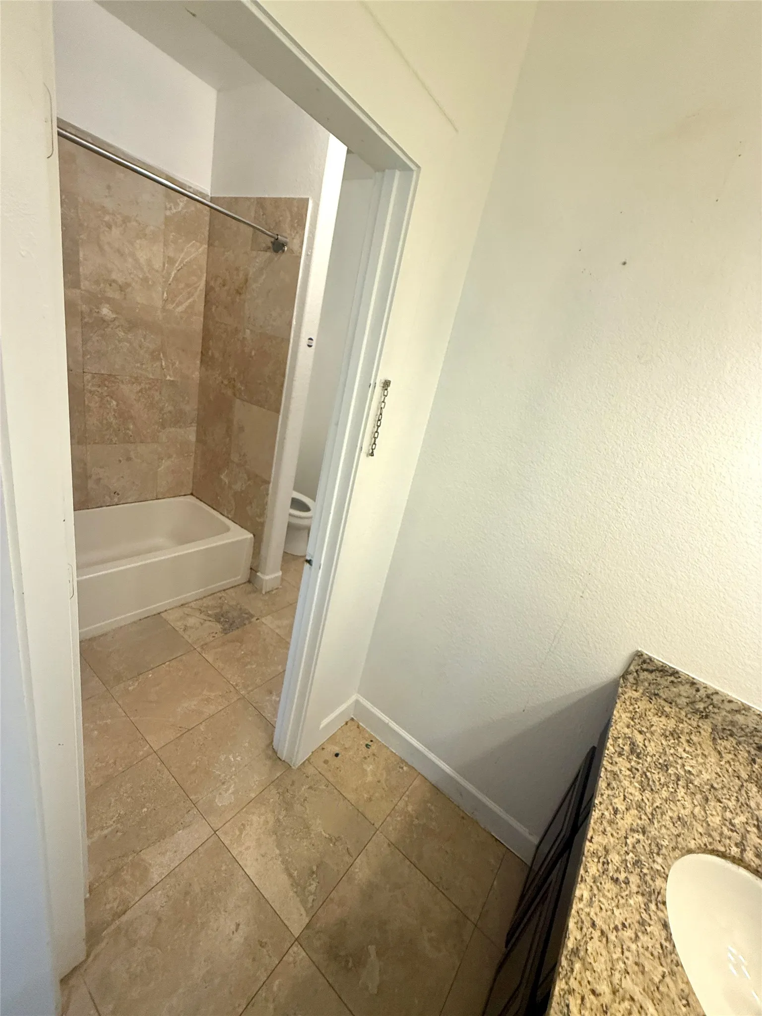 Single Family Residence For Rent in Dallas County , 5235 Willis Avenue, Dallas, Texas 75206, 6 Bedroom, 4 Bathroom, 3 Garage spaces, 4,183 Sqft, built in 2005, mls#21250674, Real Estate Agent in Dallas, Homes For Rent in Dallas county, Homes For Rent in Dallas, Realtor in Dallas Texas, Real Estate Brokerage Independent Realty Texas, Luminita Cordes Realtor