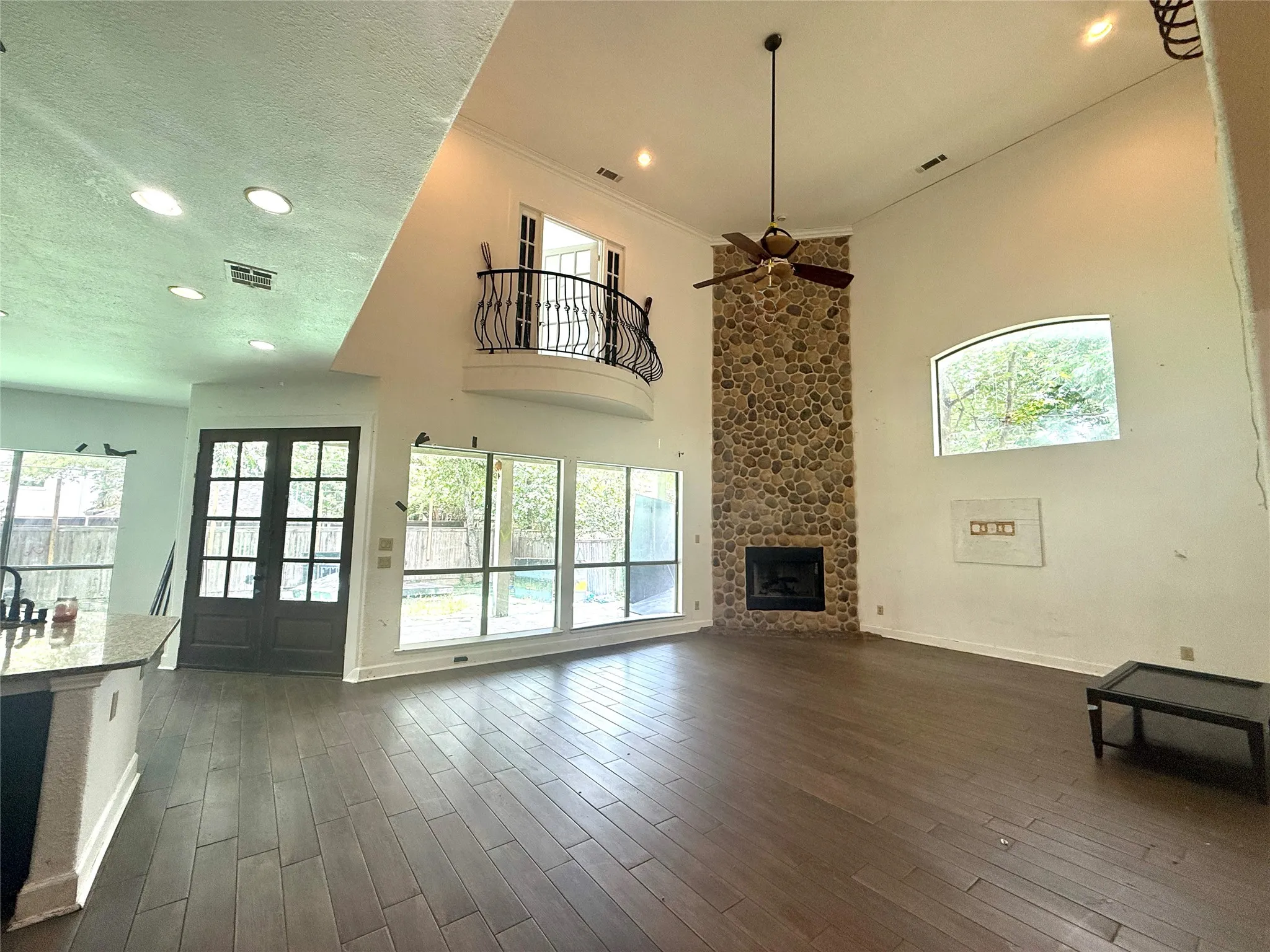 Single Family Residence For Rent in Dallas County , 5235 Willis Avenue, Dallas, Texas 75206, 6 Bedroom, 4 Bathroom, 3 Garage spaces, 4,183 Sqft, built in 2005, mls#21250674, Real Estate Agent in Dallas, Homes For Rent in Dallas county, Homes For Rent in Dallas, Realtor in Dallas Texas, Real Estate Brokerage Independent Realty Texas, Luminita Cordes Realtor