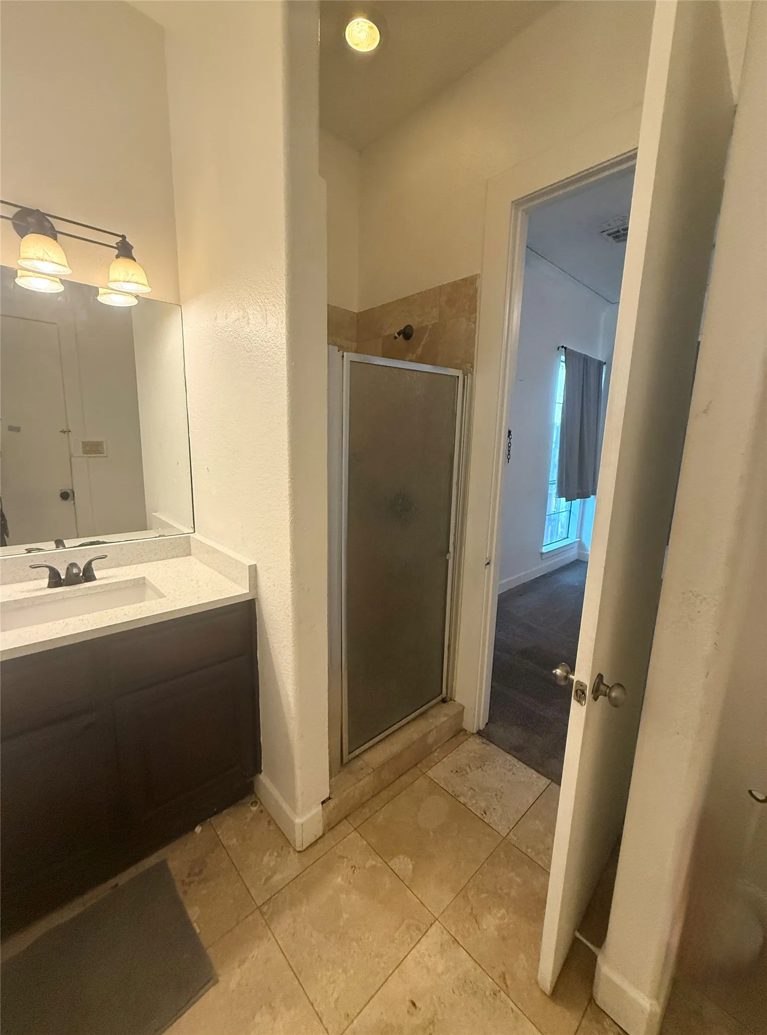 Single Family Residence For Rent in Dallas County , 5235 Willis Avenue, Dallas, Texas 75206, 6 Bedroom, 4 Bathroom, 3 Garage spaces, 4,183 Sqft, built in 2005, mls#21250674, Real Estate Agent in Dallas, Homes For Rent in Dallas county, Homes For Rent in Dallas, Realtor in Dallas Texas, Real Estate Brokerage Independent Realty Texas, Luminita Cordes Realtor
