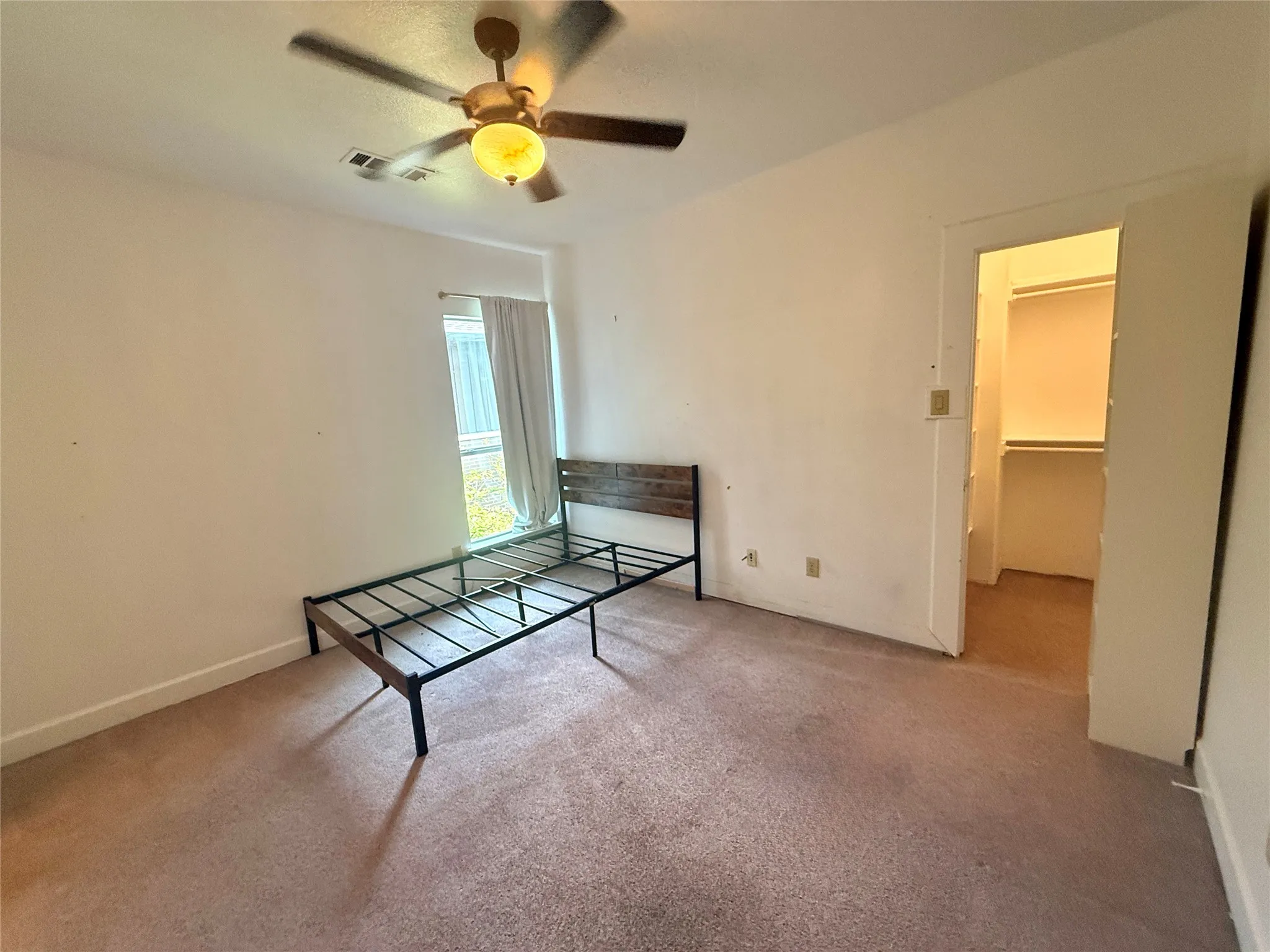Single Family Residence For Rent in Dallas County , 5235 Willis Avenue, Dallas, Texas 75206, 6 Bedroom, 4 Bathroom, 3 Garage spaces, 4,183 Sqft, built in 2005, mls#21250674, Real Estate Agent in Dallas, Homes For Rent in Dallas county, Homes For Rent in Dallas, Realtor in Dallas Texas, Real Estate Brokerage Independent Realty Texas, Luminita Cordes Realtor