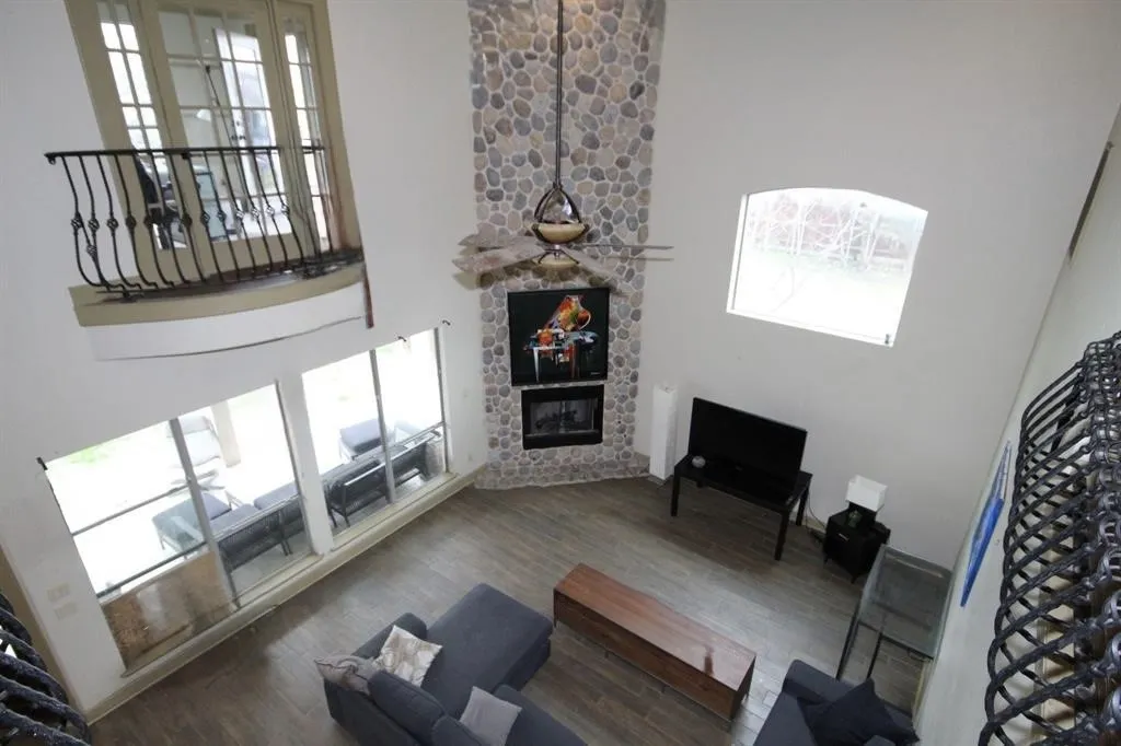 Single Family Residence For Rent in Dallas County , 5235 Willis Avenue, Dallas, Texas 75206, 6 Bedroom, 4 Bathroom, 3 Garage spaces, 4,183 Sqft, built in 2005, mls#21250674, Real Estate Agent in Dallas, Homes For Rent in Dallas county, Homes For Rent in Dallas, Realtor in Dallas Texas, Real Estate Brokerage Independent Realty Texas, Luminita Cordes Realtor