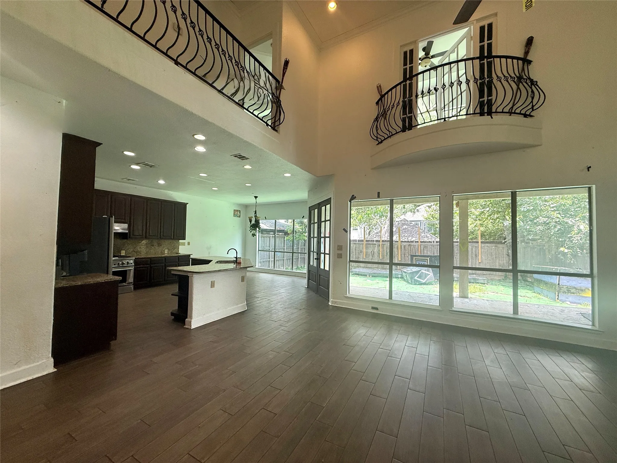 Single Family Residence For Rent in Dallas County , 5235 Willis Avenue, Dallas, Texas 75206, 6 Bedroom, 4 Bathroom, 3 Garage spaces, 4,183 Sqft, built in 2005, mls#21250674, Real Estate Agent in Dallas, Homes For Rent in Dallas county, Homes For Rent in Dallas, Realtor in Dallas Texas, Real Estate Brokerage Independent Realty Texas, Luminita Cordes Realtor