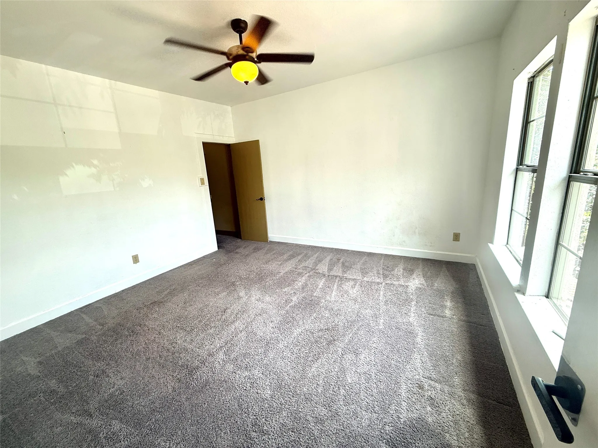 Single Family Residence For Rent in Dallas County , 5235 Willis Avenue, Dallas, Texas 75206, 6 Bedroom, 4 Bathroom, 3 Garage spaces, 4,183 Sqft, built in 2005, mls#21250674, Real Estate Agent in Dallas, Homes For Rent in Dallas county, Homes For Rent in Dallas, Realtor in Dallas Texas, Real Estate Brokerage Independent Realty Texas, Luminita Cordes Realtor