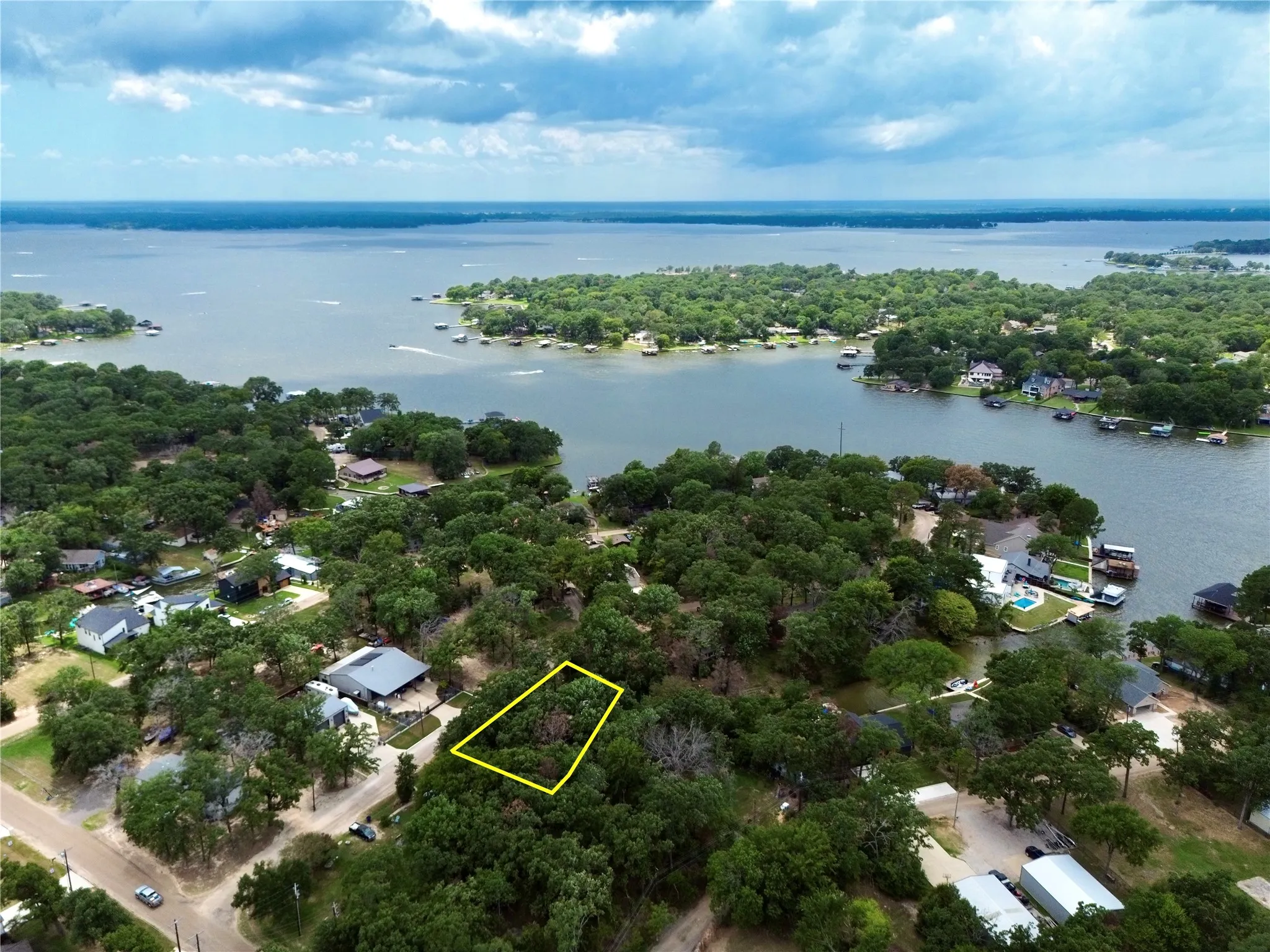Unimproved Land For Sale in Henderson County , 106 Lowe Drive, Mabank, Texas 75156, 0, 0, Garage spaces, 0 Sqft, built in 0, Price $33,000, mls#21250759, Real Estate Agent in Mabank, Homes For Sale in Henderson county, Homes For Sale in Mabank, Realtor in Mabank Texas, Real Estate Brokerage Independent Realty Texas, Luminita Cordes Realtor