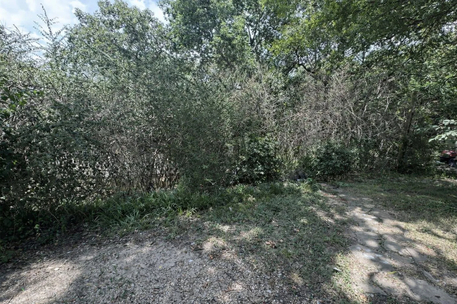 Unimproved Land For Sale in Henderson County , 106 Lowe Drive, Mabank, Texas 75156, 0, 0, Garage spaces, 0 Sqft, built in 0, Price $33,000, mls#21250759, Real Estate Agent in Mabank, Homes For Sale in Henderson county, Homes For Sale in Mabank, Realtor in Mabank Texas, Real Estate Brokerage Independent Realty Texas, Luminita Cordes Realtor