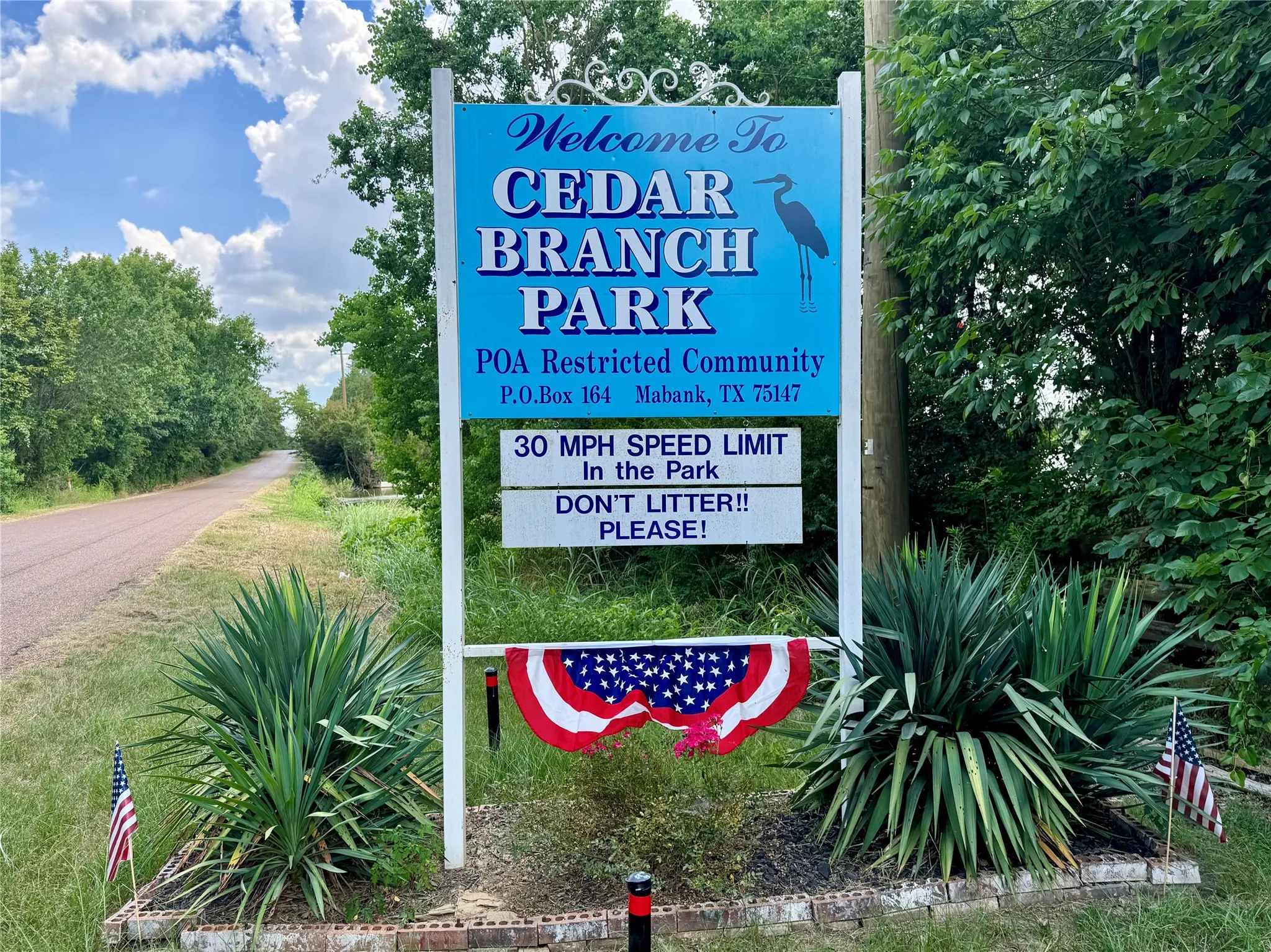 Unimproved Land For Sale in Henderson County , 106 Lowe Drive, Mabank, Texas 75156, 0, 0, Garage spaces, 0 Sqft, built in 0, Price $33,000, mls#21250759, Real Estate Agent in Mabank, Homes For Sale in Henderson county, Homes For Sale in Mabank, Realtor in Mabank Texas, Real Estate Brokerage Independent Realty Texas, Luminita Cordes Realtor