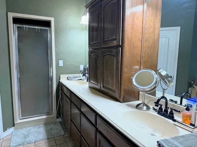 Single Family Residence For Sale in Grayson County , 508 Lopez Drive, Sherman, Texas 75090, 3 Bedroom, 2 Bathroom, 2 Garage spaces, 2,274 Sqft, built in 2007, mls#21249741, Real Estate Agent in Sherman, Homes For Sale in Grayson county, Homes For Sale in Sherman, Realtor in Sherman Texas, Real Estate Brokerage Independent Realty Texas, Luminita Cordes Realtor