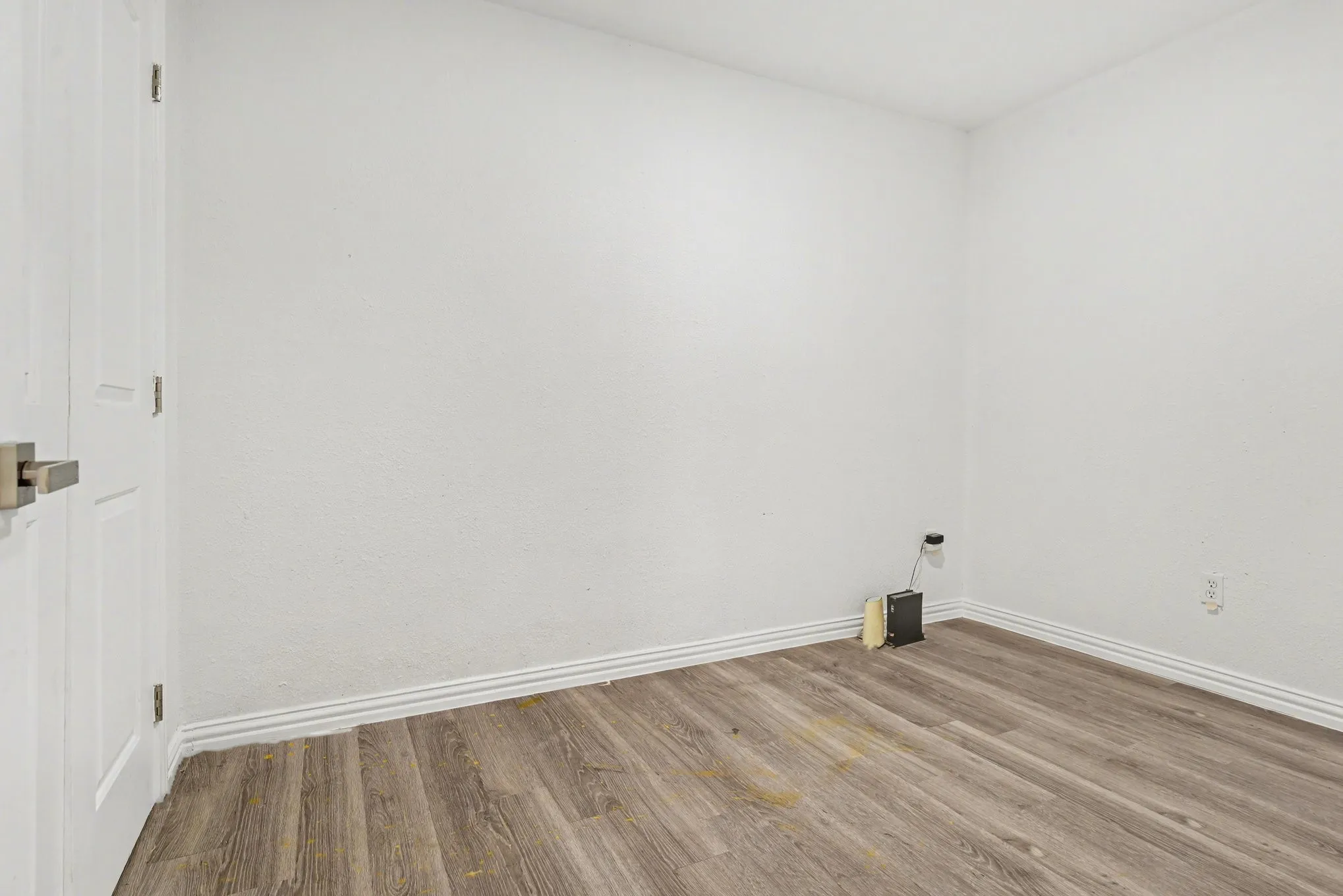Single Family Residence For Sale in Hunt County , 2610 Hillcrest Avenue, Greenville, Texas 75402, 3 Bedroom, 2 Bathroom, 1 Garage spaces, 1,879 Sqft, built in 1955, Preowned, mls#21246575, Real Estate Agent in Greenville, Homes For Sale in Hunt county, Homes For Sale in Greenville, Realtor in Greenville Texas, Real Estate Brokerage Independent Realty Texas, Luminita Cordes Realtor