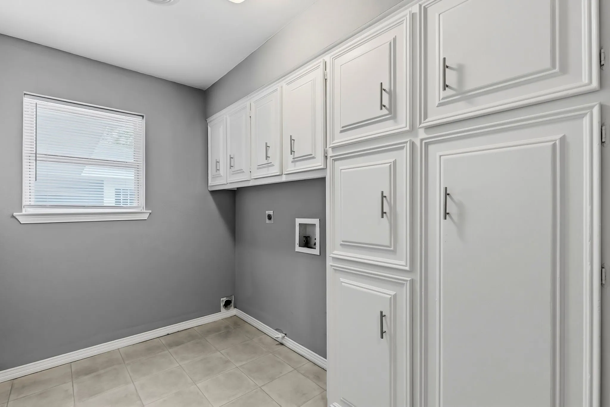 LARGE UTILITY WITH ROOM FOR UPRIGHT FREEZER OR FRIDGE
