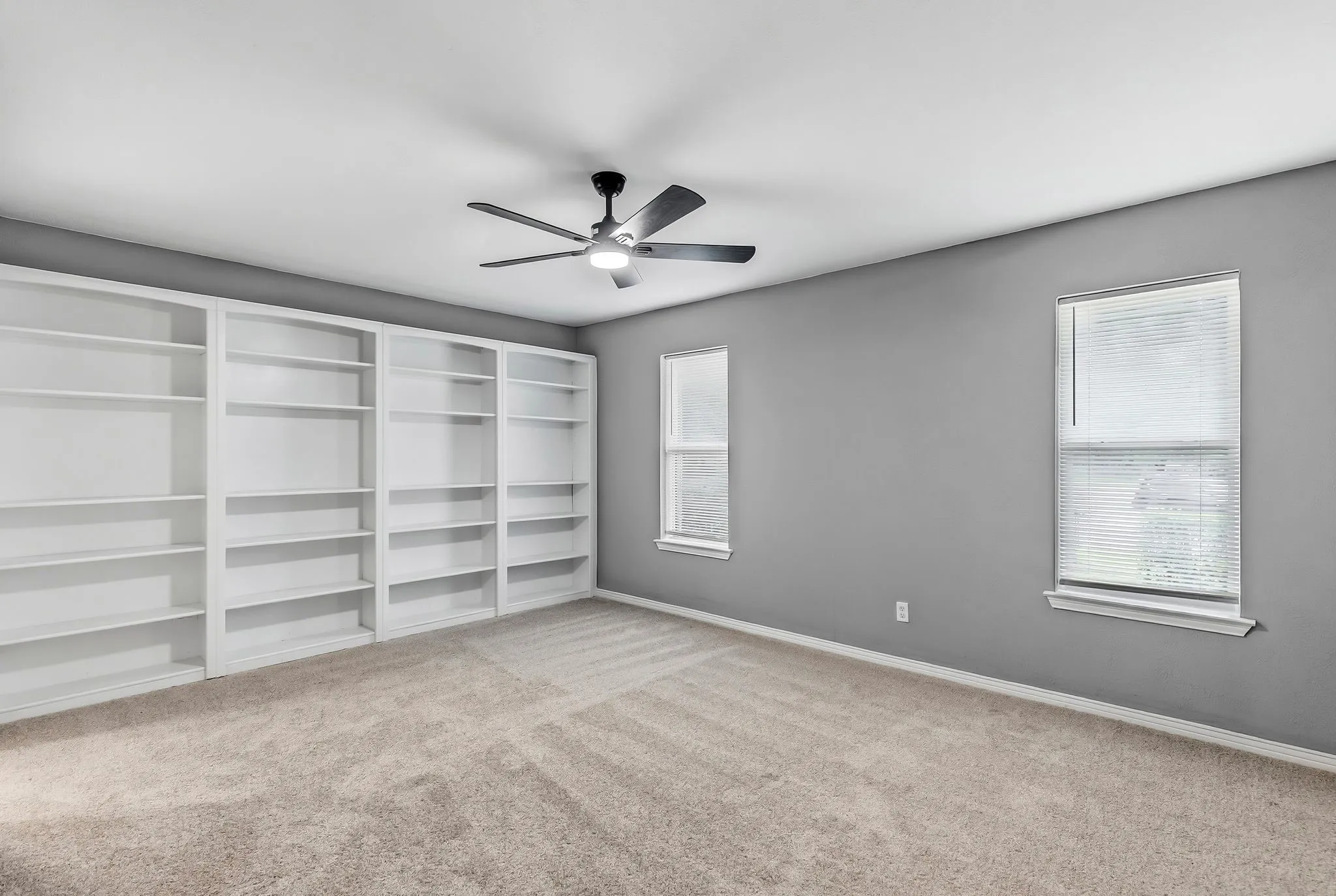 BUILT IN BOOKCASES IN BEDROOM
