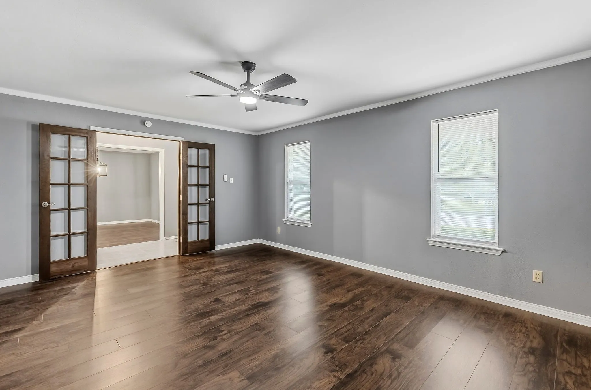 OFFICE/FORMAL LIVING