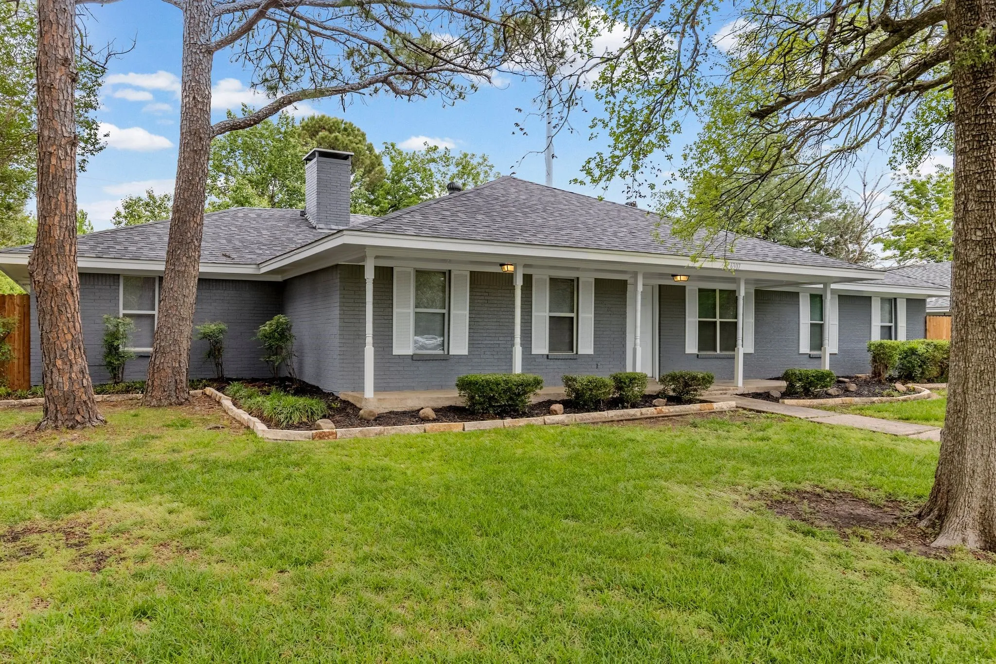Single Family Residence For Sale in Hunt County , 6307 Villa Fontana Street, Greenville, Texas 75402, 3 Bedroom, 2 Bathroom, 2 Garage spaces, 3,144 Sqft, built in 1965, mls#21250773, Real Estate Agent in Greenville, Homes For Sale in Hunt county, Homes For Sale in Greenville, Realtor in Greenville Texas, Real Estate Brokerage Independent Realty Texas, Luminita Cordes Realtor