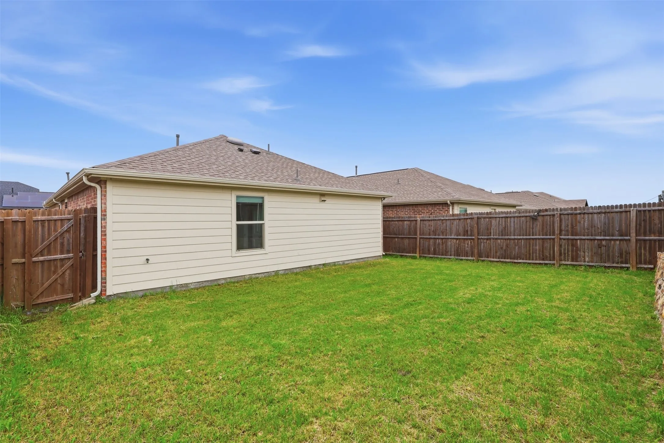 Single Family Residence For Sale in Kaufman County , 2804 Highgarden Trail, Crandall, Texas 75114, 3 Bedroom, 2 Bathroom, 2 Garage spaces, 1,320 Sqft, built in 2020, mls#21250764, Real Estate Agent in Crandall, Homes For Sale in Kaufman county, Homes For Sale in Crandall, Realtor in Crandall Texas, Real Estate Brokerage Independent Realty Texas, Luminita Cordes Realtor
