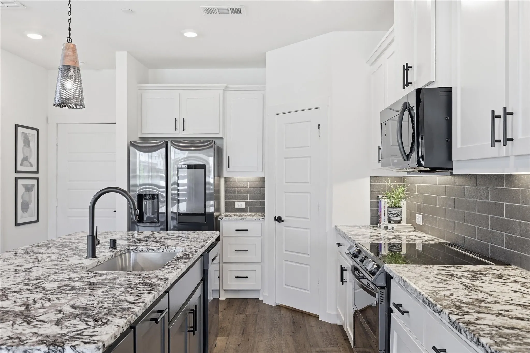 Cook and Entertain in this well appointed kitchen.
