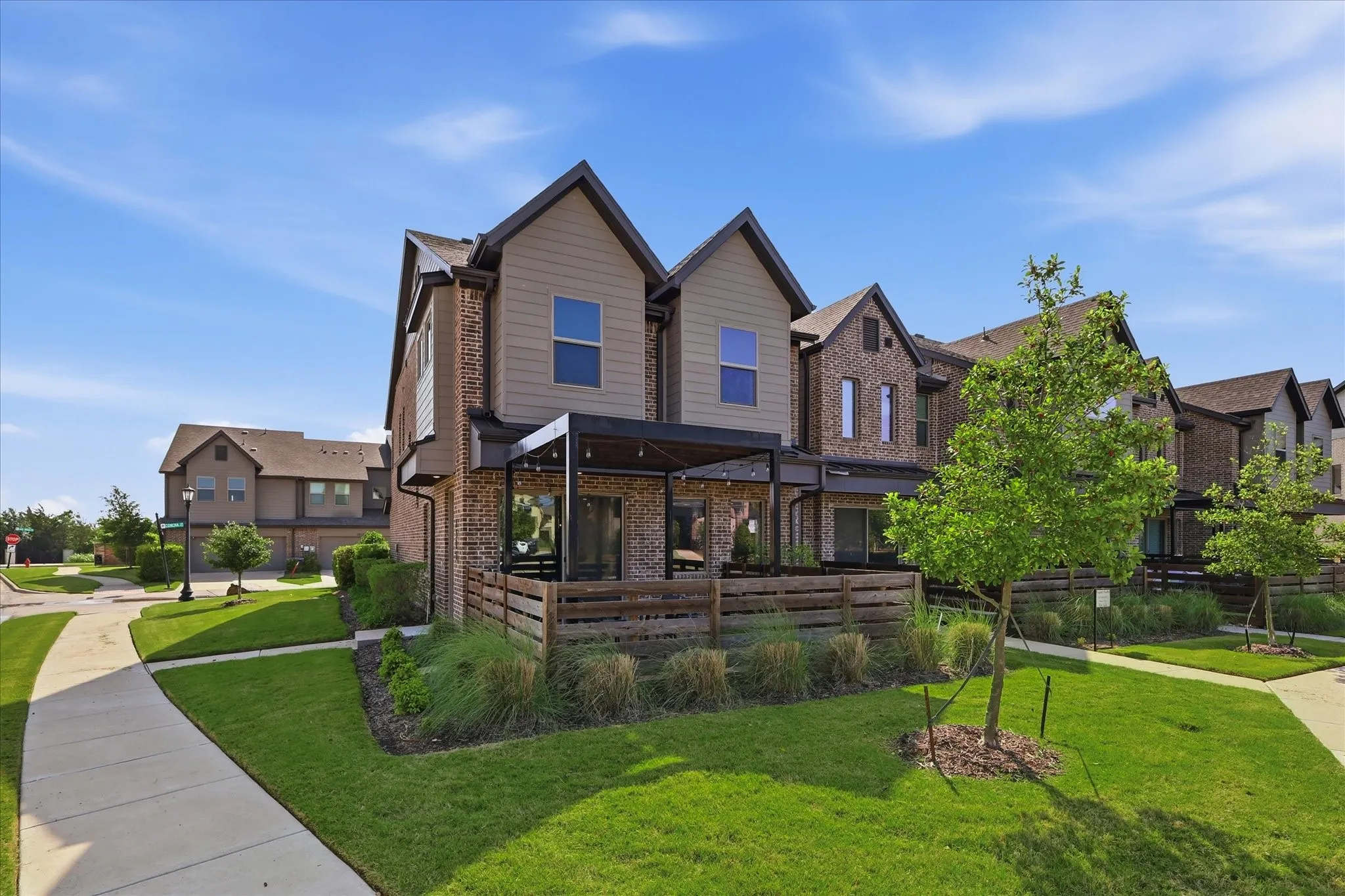 Townhouse For Sale in Dallas County , 7315 Concha Drive, Grand Prairie, Texas 75054, 3 Bedroom, 3 Bathroom, 2 Garage spaces, 1,813 Sqft, built in 2020, Preowned, mls#21249912, Real Estate Agent in Grand Prairie, Homes For Sale in Dallas county, Homes For Sale in Grand Prairie, Realtor in Grand Prairie Texas, Real Estate Brokerage Independent Realty Texas, Luminita Cordes Realtor