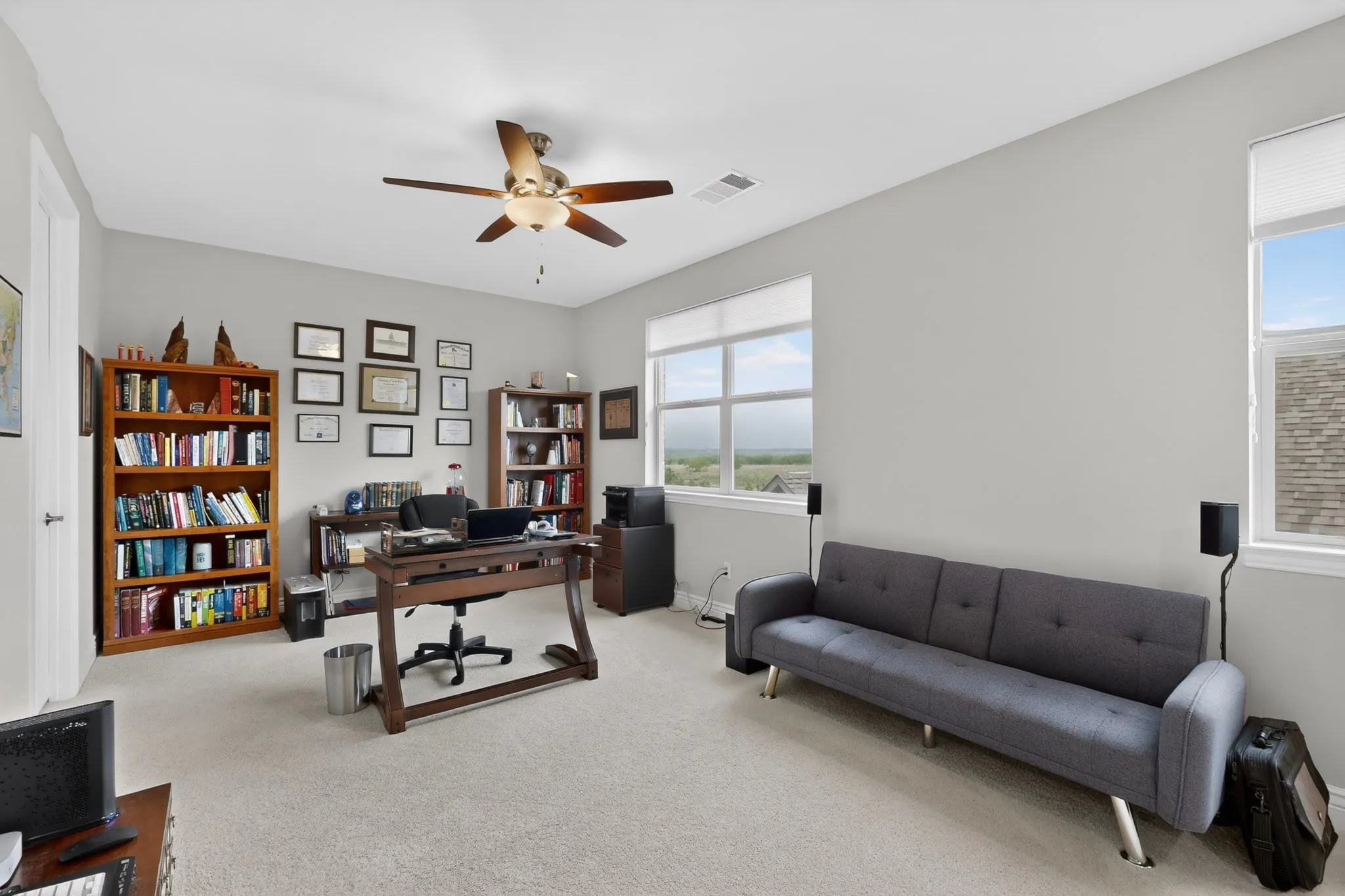 Single Family Residence For Sale in Denton County , 8008 American Way, Denton, Texas 76207, 3 Bedroom, 4 Bathroom, 3 Garage spaces, 3,269 Sqft, built in 2020, Preowned, mls#21249357, Real Estate Agent in Denton, Homes For Sale in Denton county, Homes For Sale in Denton, Realtor in Denton Texas, Real Estate Brokerage Independent Realty Texas, Luminita Cordes Realtor