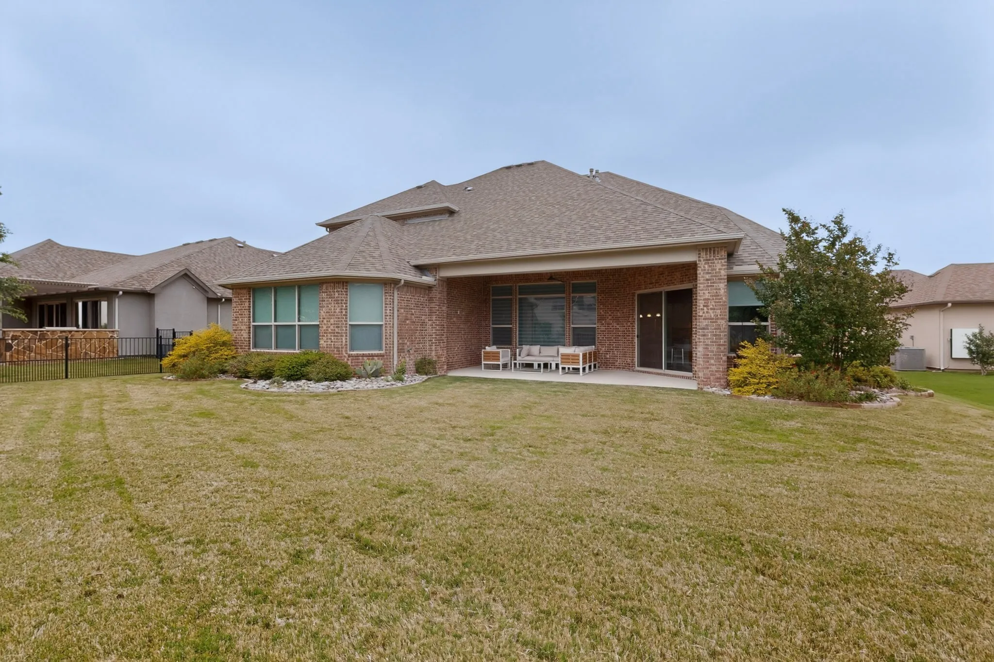 Single Family Residence For Sale in Denton County , 8008 American Way, Denton, Texas 76207, 3 Bedroom, 4 Bathroom, 3 Garage spaces, 3,269 Sqft, built in 2020, Preowned, mls#21249357, Real Estate Agent in Denton, Homes For Sale in Denton county, Homes For Sale in Denton, Realtor in Denton Texas, Real Estate Brokerage Independent Realty Texas, Luminita Cordes Realtor