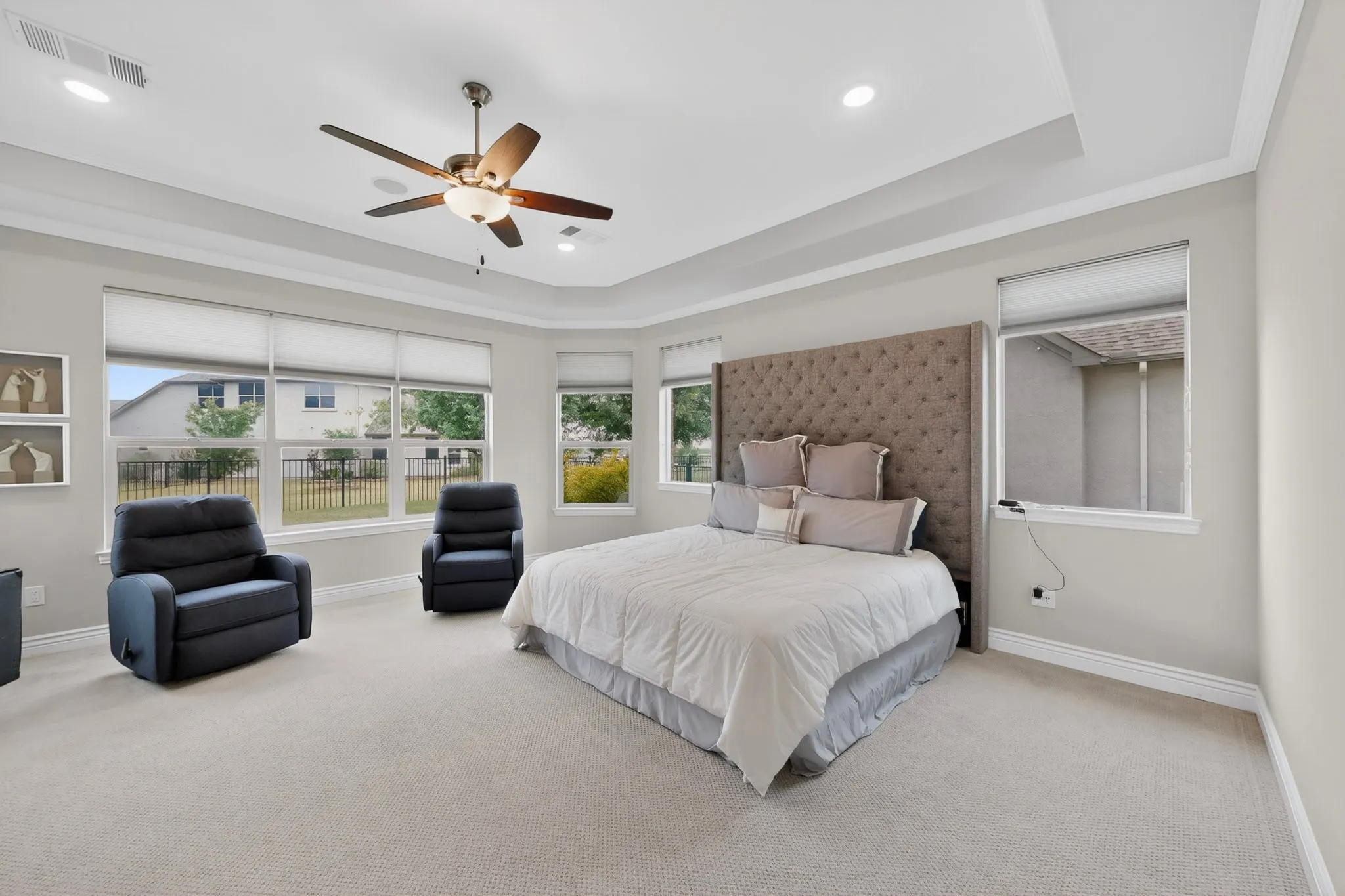 Single Family Residence For Sale in Denton County , 8008 American Way, Denton, Texas 76207, 3 Bedroom, 4 Bathroom, 3 Garage spaces, 3,269 Sqft, built in 2020, Preowned, mls#21249357, Real Estate Agent in Denton, Homes For Sale in Denton county, Homes For Sale in Denton, Realtor in Denton Texas, Real Estate Brokerage Independent Realty Texas, Luminita Cordes Realtor