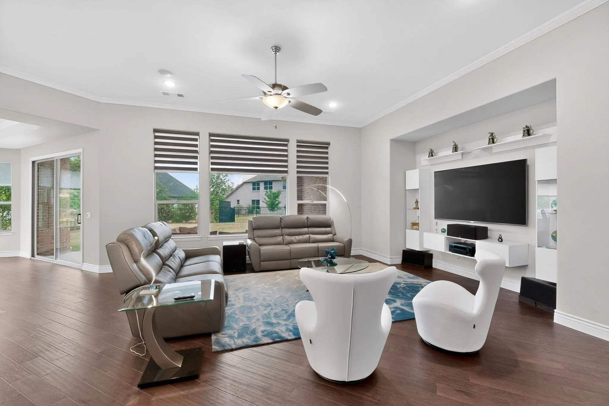 Single Family Residence For Sale in Denton County , 8008 American Way, Denton, Texas 76207, 3 Bedroom, 4 Bathroom, 3 Garage spaces, 3,269 Sqft, built in 2020, Preowned, mls#21249357, Real Estate Agent in Denton, Homes For Sale in Denton county, Homes For Sale in Denton, Realtor in Denton Texas, Real Estate Brokerage Independent Realty Texas, Luminita Cordes Realtor