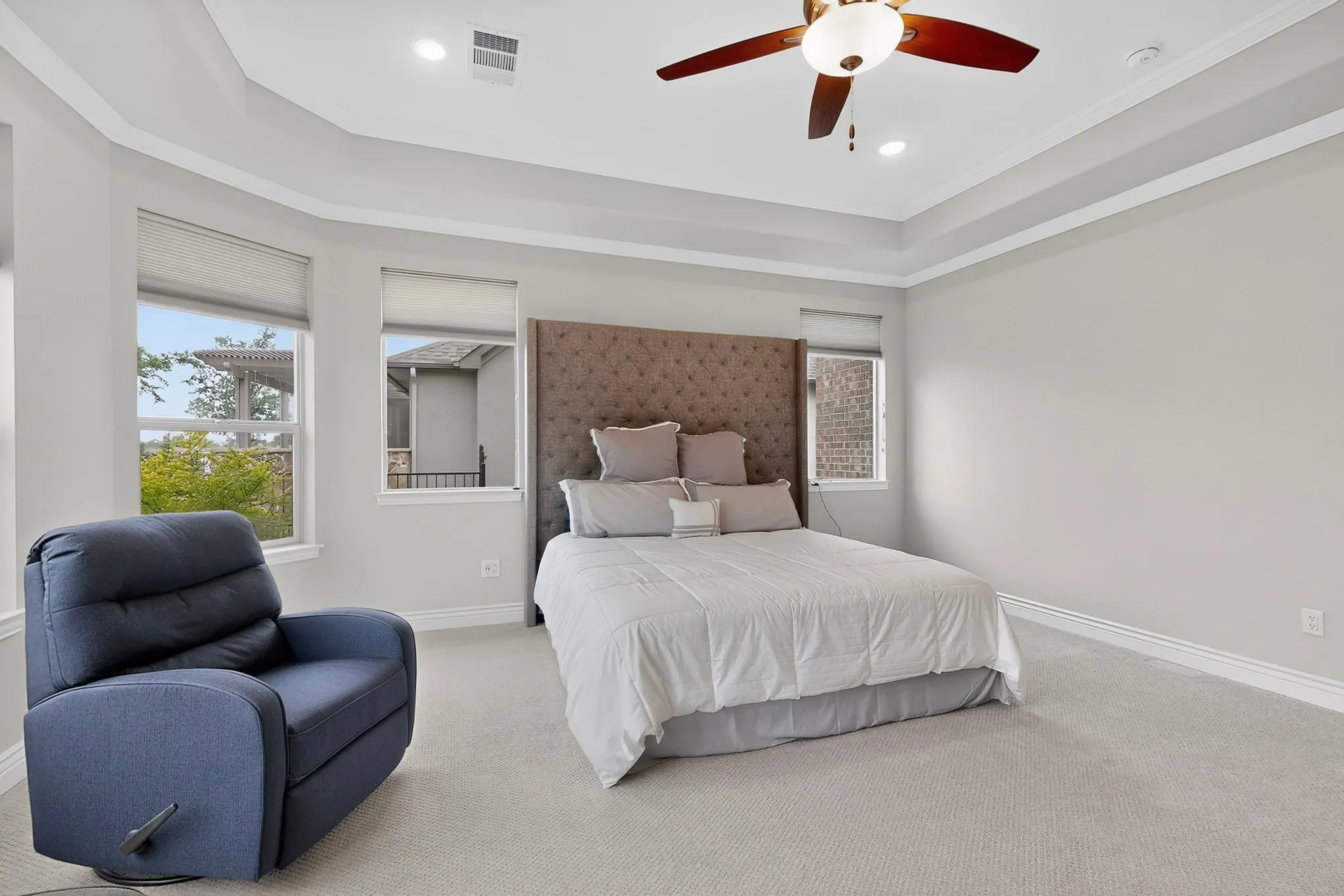Single Family Residence For Sale in Denton County , 8008 American Way, Denton, Texas 76207, 3 Bedroom, 4 Bathroom, 3 Garage spaces, 3,269 Sqft, built in 2020, Preowned, mls#21249357, Real Estate Agent in Denton, Homes For Sale in Denton county, Homes For Sale in Denton, Realtor in Denton Texas, Real Estate Brokerage Independent Realty Texas, Luminita Cordes Realtor