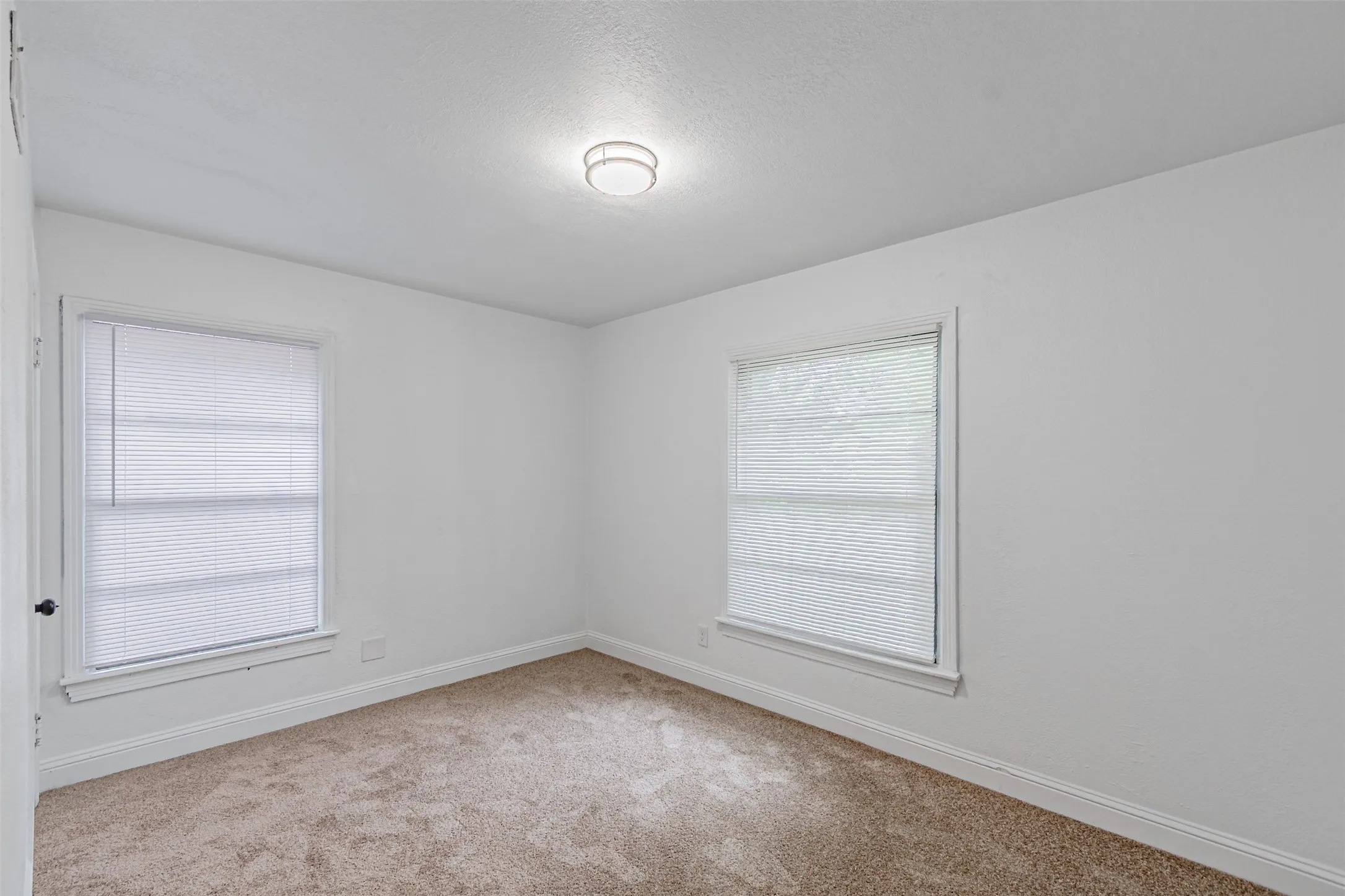 Single Family Residence For Sale in Dallas County , 11206 Tascosa Street, Dallas, Texas 75228, 3 Bedrooms, 2 Bathrooms, Garage spaces, 1,365 Sqft, built in 1952, Price $279,500, mls#21247460, Real Estate Agent in Dallas, Homes For Sale in Dallas county, Homes For Sale in Dallas, Realtor in Dallas Texas, Real Estate Brokerage Independent Realty Texas, Luminita Cordes Realtor
