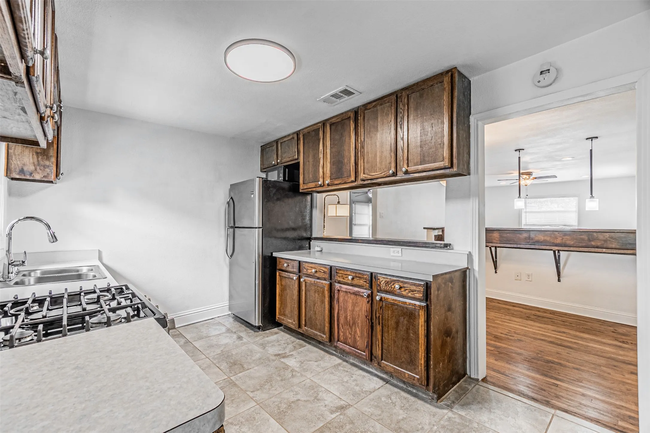 Single Family Residence For Sale in Dallas County , 11206 Tascosa Street, Dallas, Texas 75228, 3 Bedrooms, 2 Bathrooms, Garage spaces, 1,365 Sqft, built in 1952, Price $279,500, mls#21247460, Real Estate Agent in Dallas, Homes For Sale in Dallas county, Homes For Sale in Dallas, Realtor in Dallas Texas, Real Estate Brokerage Independent Realty Texas, Luminita Cordes Realtor