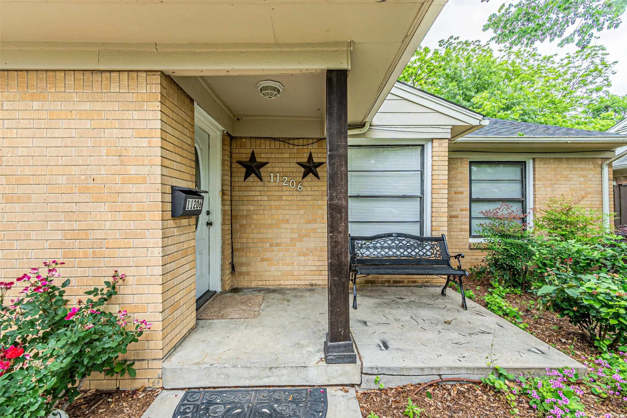 Single Family Residence For Sale in Dallas County , 11206 Tascosa Street, Dallas, Texas 75228, 3 Bedrooms, 2 Bathrooms, Garage spaces, 1,365 Sqft, built in 1952, Price $279,500, mls#21247460, Real Estate Agent in Dallas, Homes For Sale in Dallas county, Homes For Sale in Dallas, Realtor in Dallas Texas, Real Estate Brokerage Independent Realty Texas, Luminita Cordes Realtor
