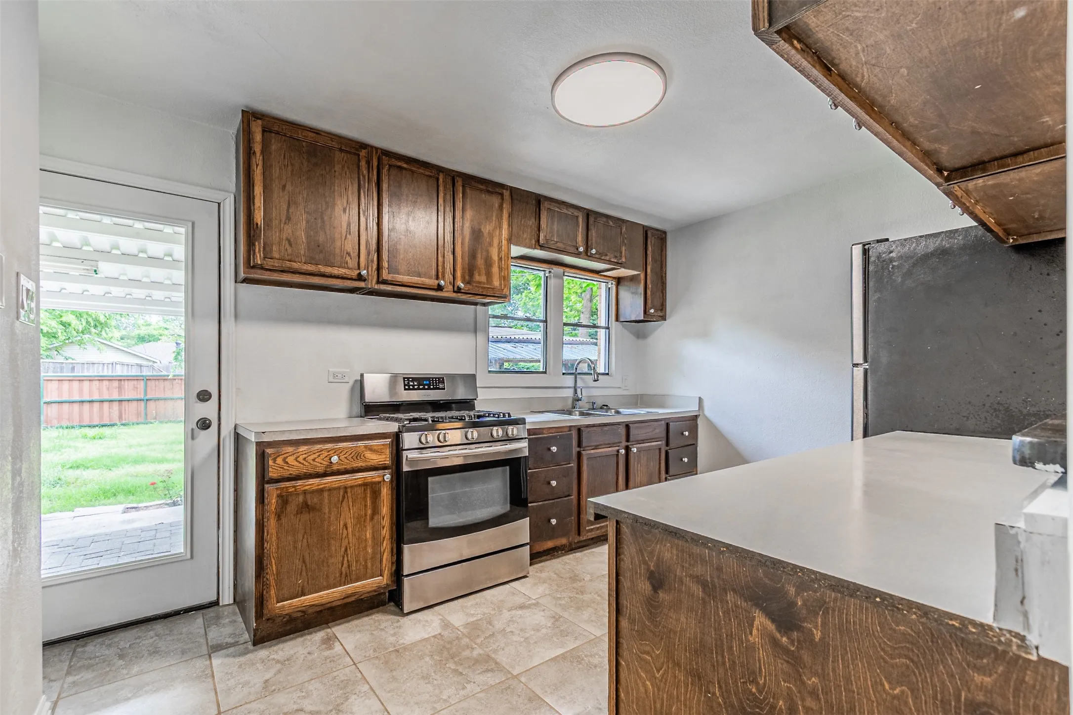 Single Family Residence For Sale in Dallas County , 11206 Tascosa Street, Dallas, Texas 75228, 3 Bedrooms, 2 Bathrooms, Garage spaces, 1,365 Sqft, built in 1952, Price $279,500, mls#21247460, Real Estate Agent in Dallas, Homes For Sale in Dallas county, Homes For Sale in Dallas, Realtor in Dallas Texas, Real Estate Brokerage Independent Realty Texas, Luminita Cordes Realtor