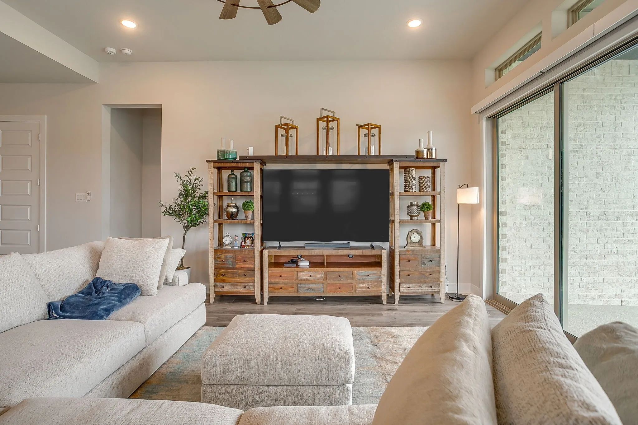 Single Family Residence For Sale in Denton County , 1704 Friendship Lane, Argyle, Texas 76226, 4 Bedroom, 3 Bathroom, 2 Garage spaces, 2,547 Sqft, built in 2024, mls#21250814, Real Estate Agent in Argyle, Homes For Sale in Denton county, Homes For Sale in Argyle, Realtor in Argyle Texas, Real Estate Brokerage Independent Realty Texas, Luminita Cordes Realtor