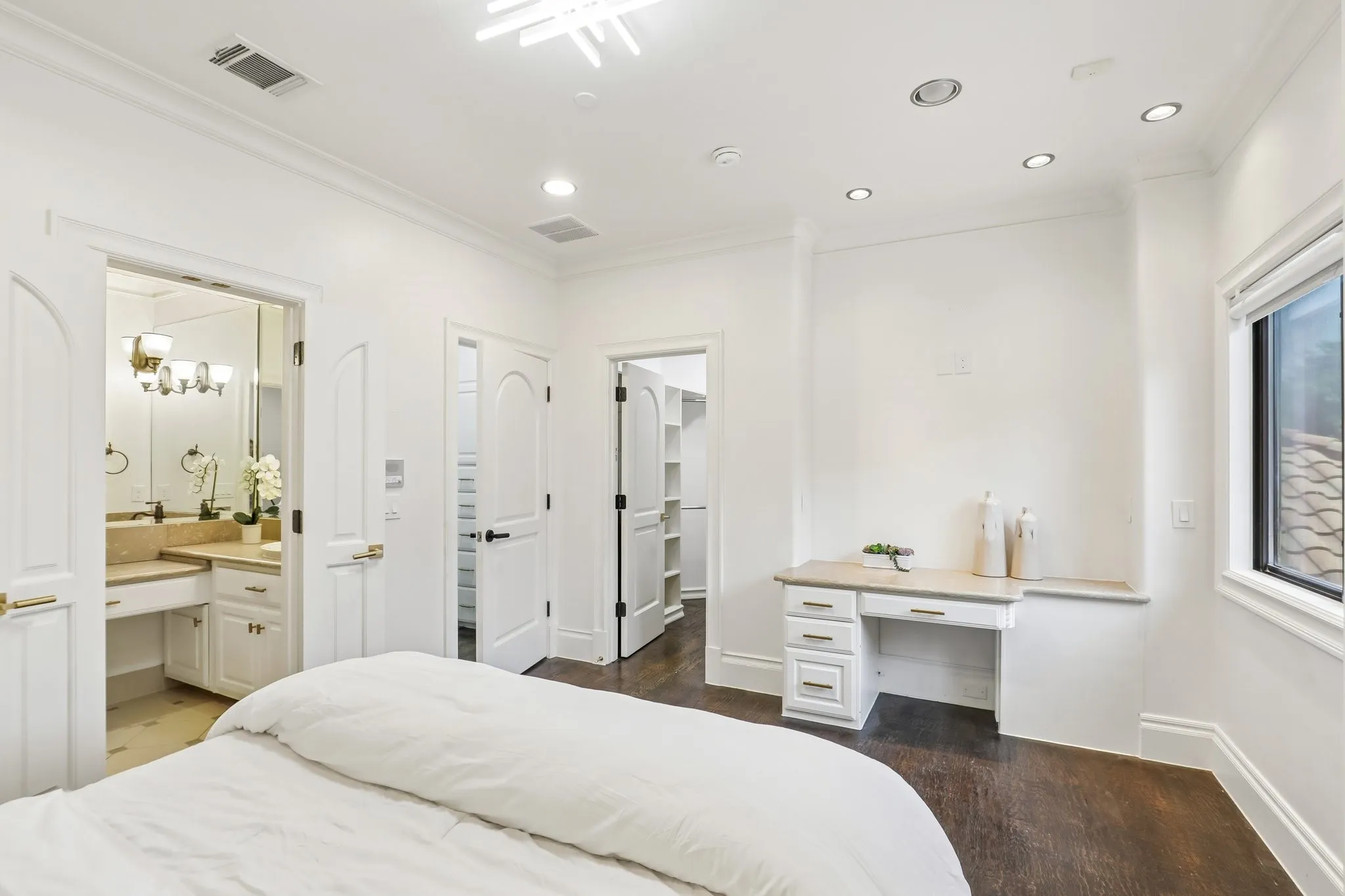 Secondary Bedroom with Ensuite Bath